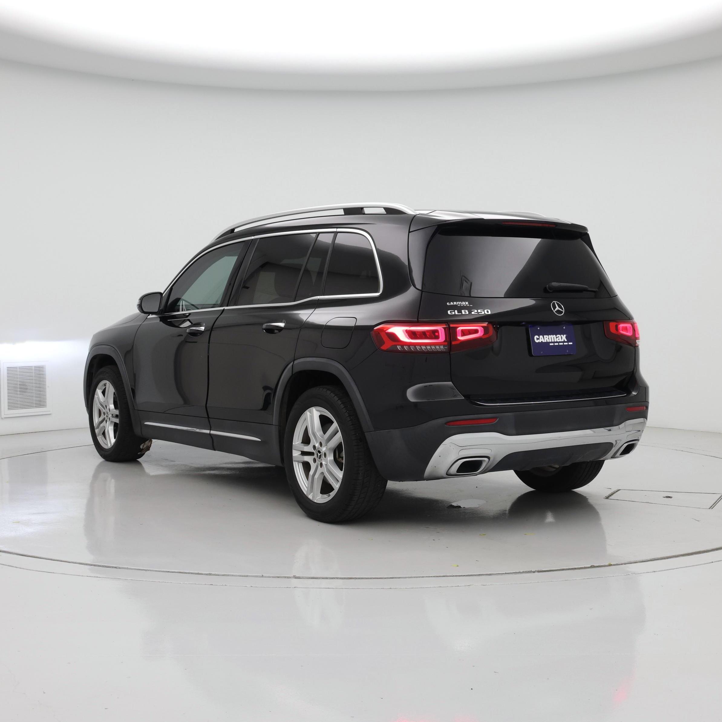 Thumbnail: 2020 Mercedes-Benz GLB - 2