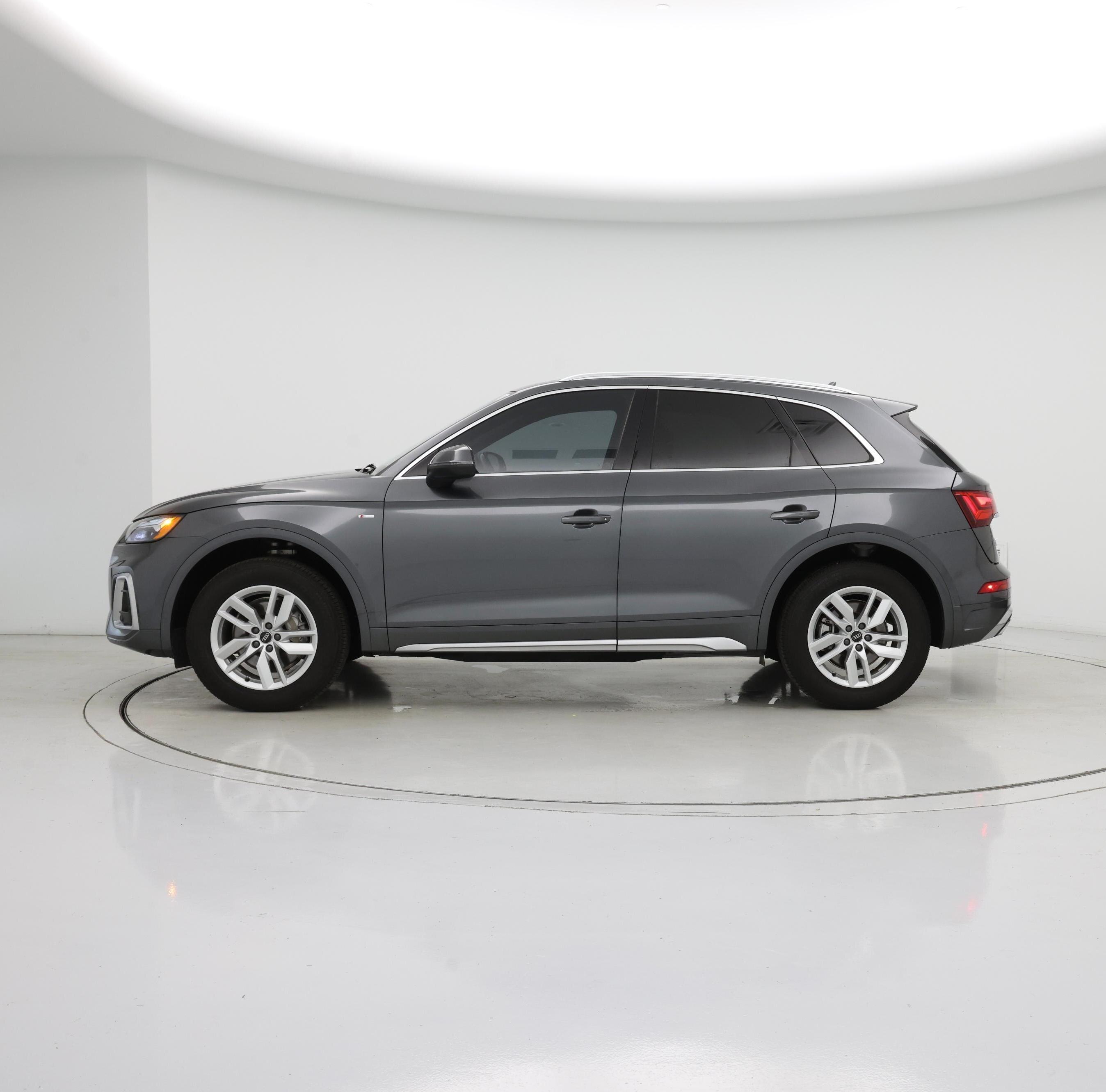 Thumbnail: 2022 Audi Q5 - 3