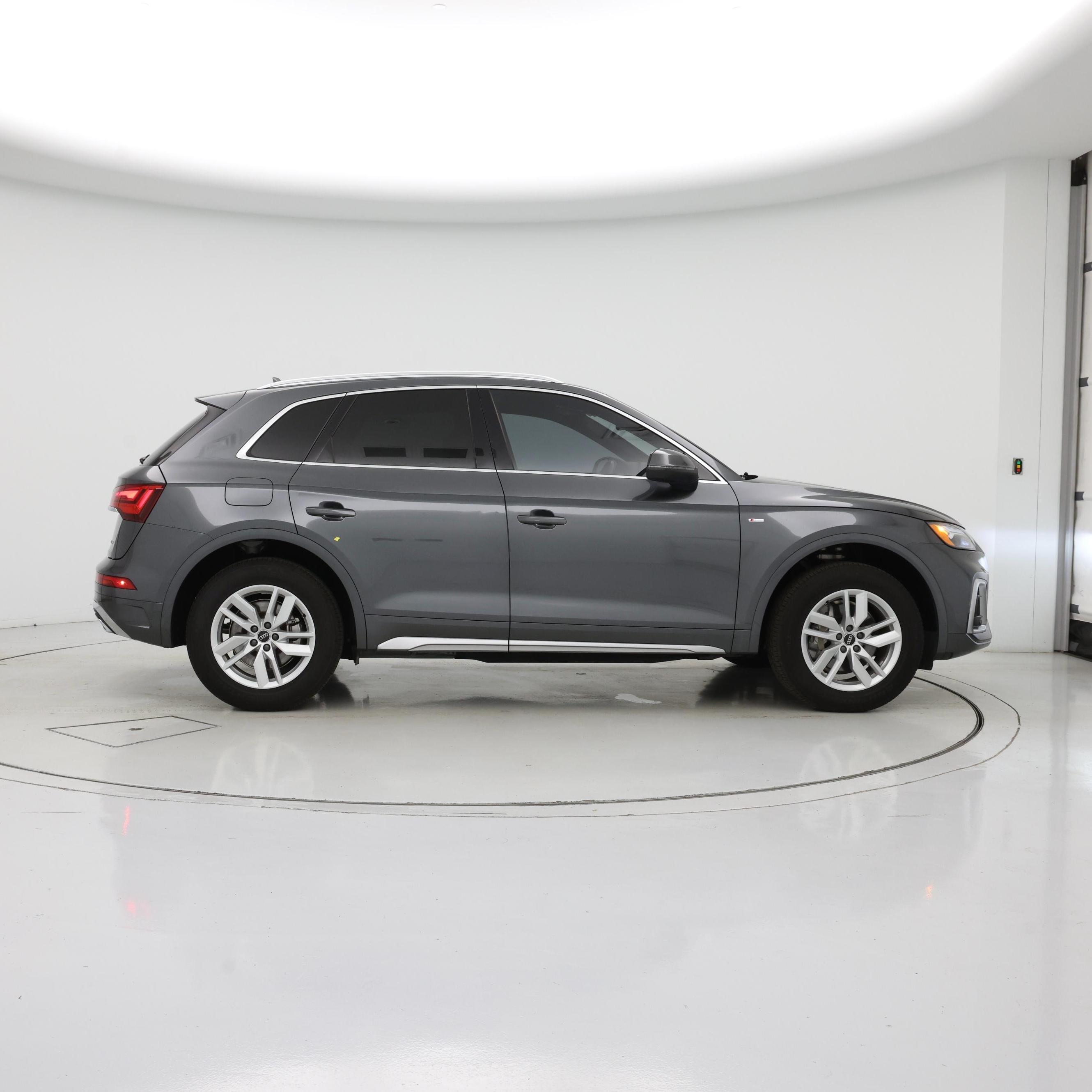 Thumbnail: 2022 Audi Q5 - 7