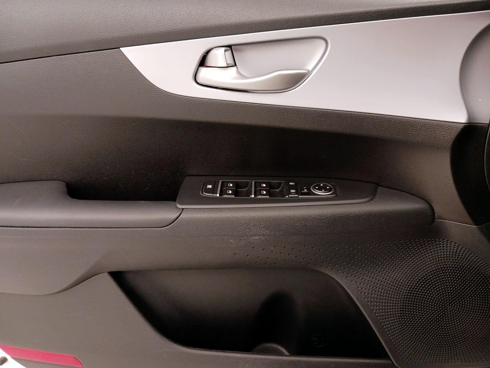 Thumbnail: 2024 Kia Forte - 12