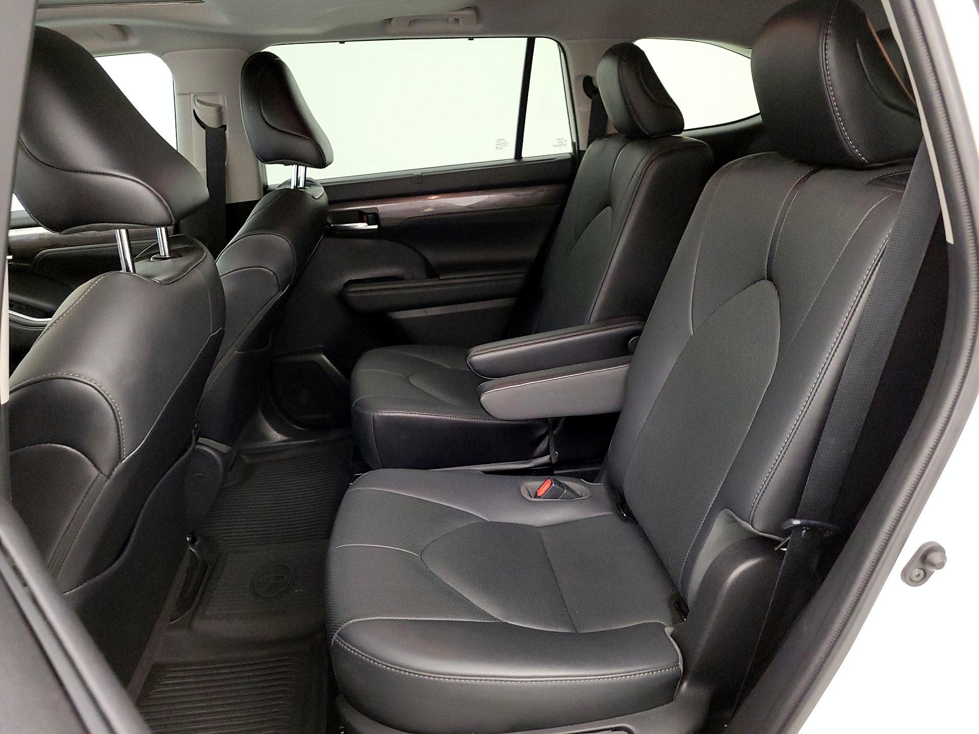 Thumbnail: 2021 Toyota Highlander - 10