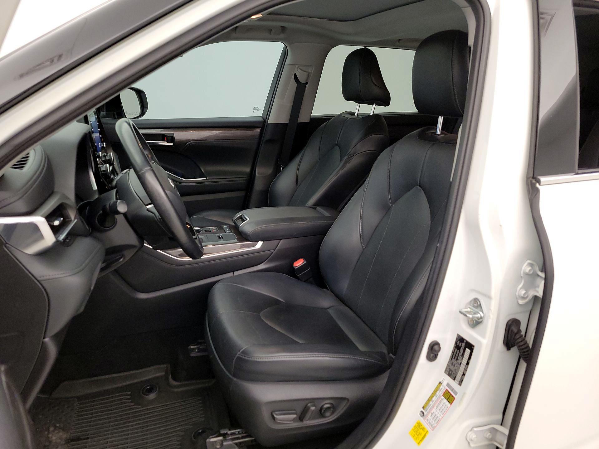 Thumbnail: 2021 Toyota Highlander - 11