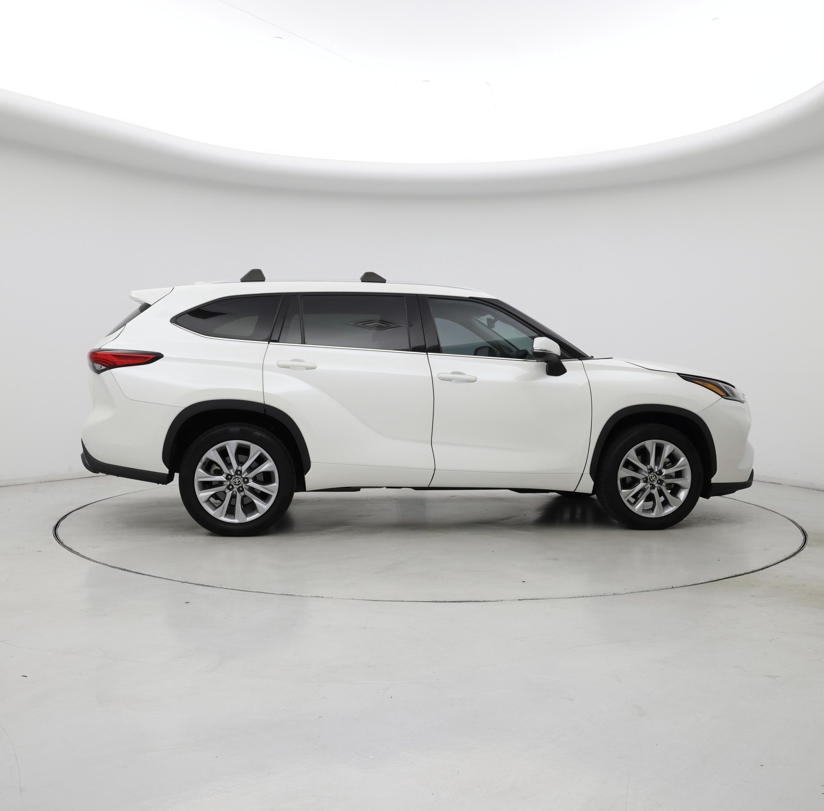 Thumbnail: 2021 Toyota Highlander - 7