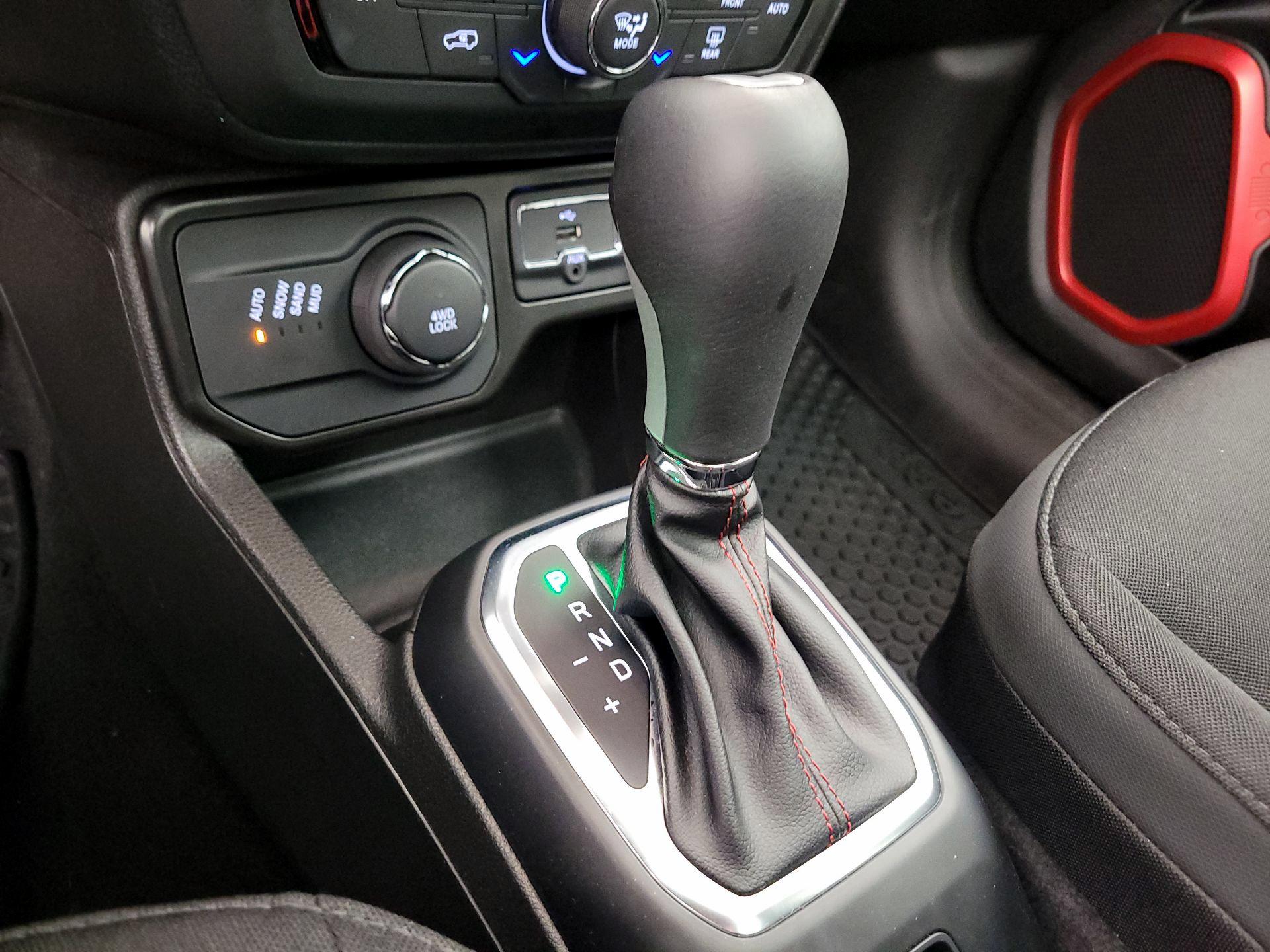 Thumbnail: 2023 Jeep Renegade - 18