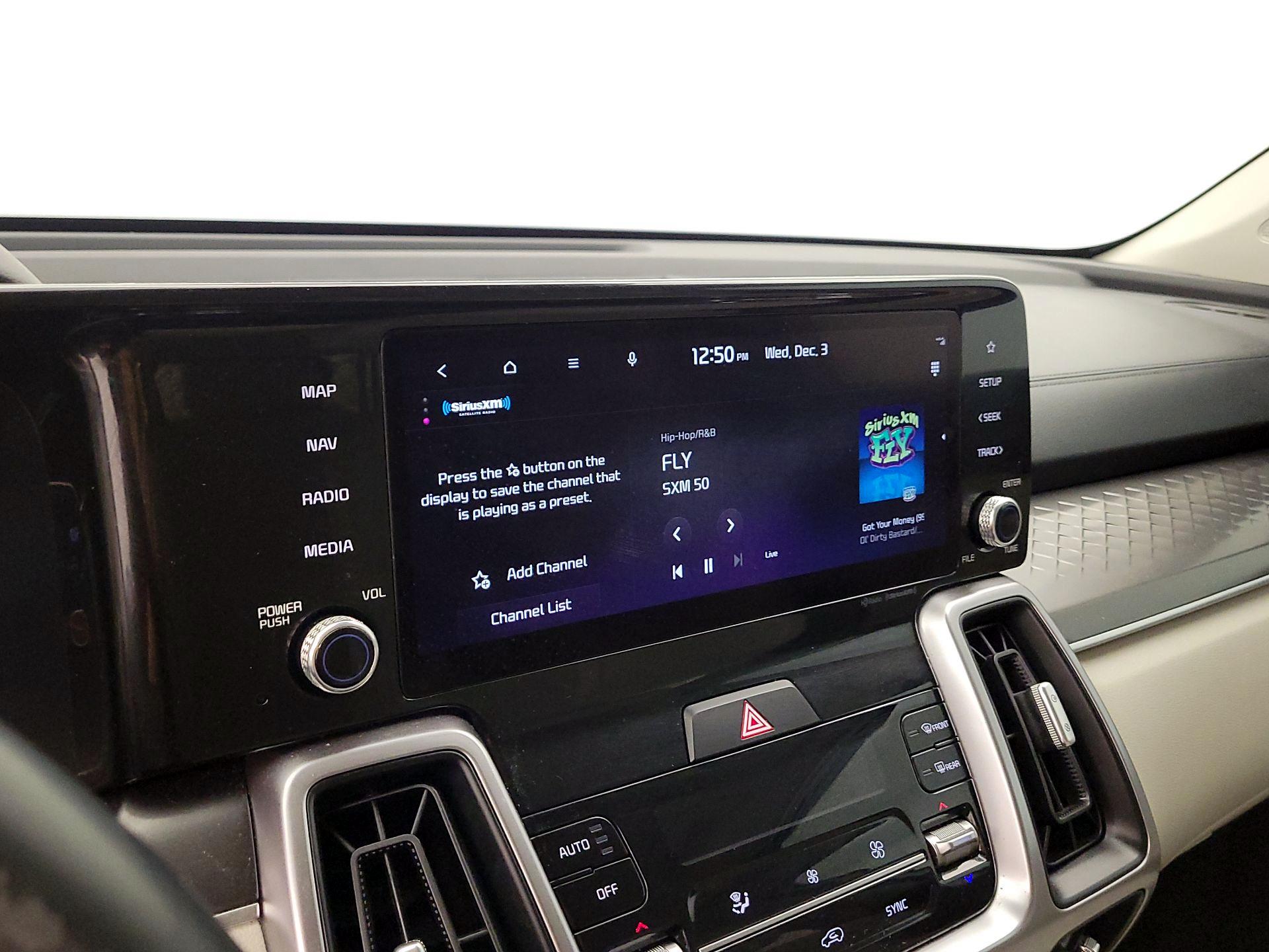 Thumbnail: 2023 Kia Sorento - 16