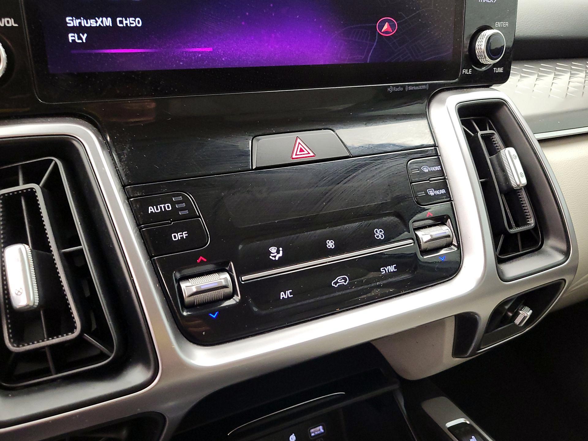 Thumbnail: 2023 Kia Sorento - 17