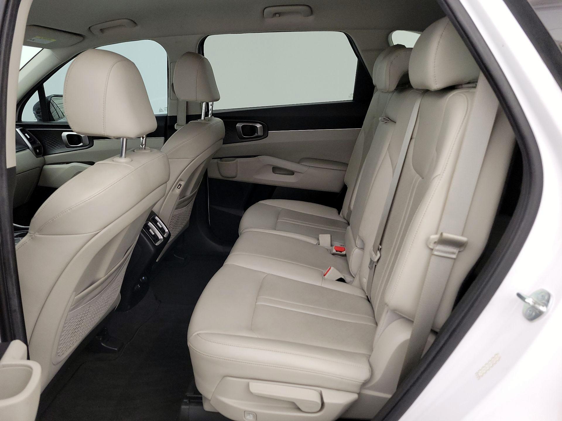 Thumbnail: 2023 Kia Sorento - 20