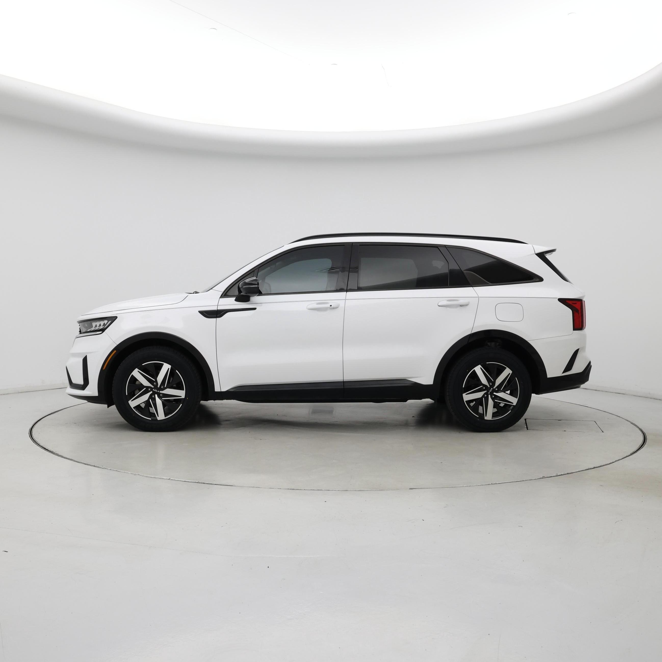 Thumbnail: 2023 Kia Sorento - 3