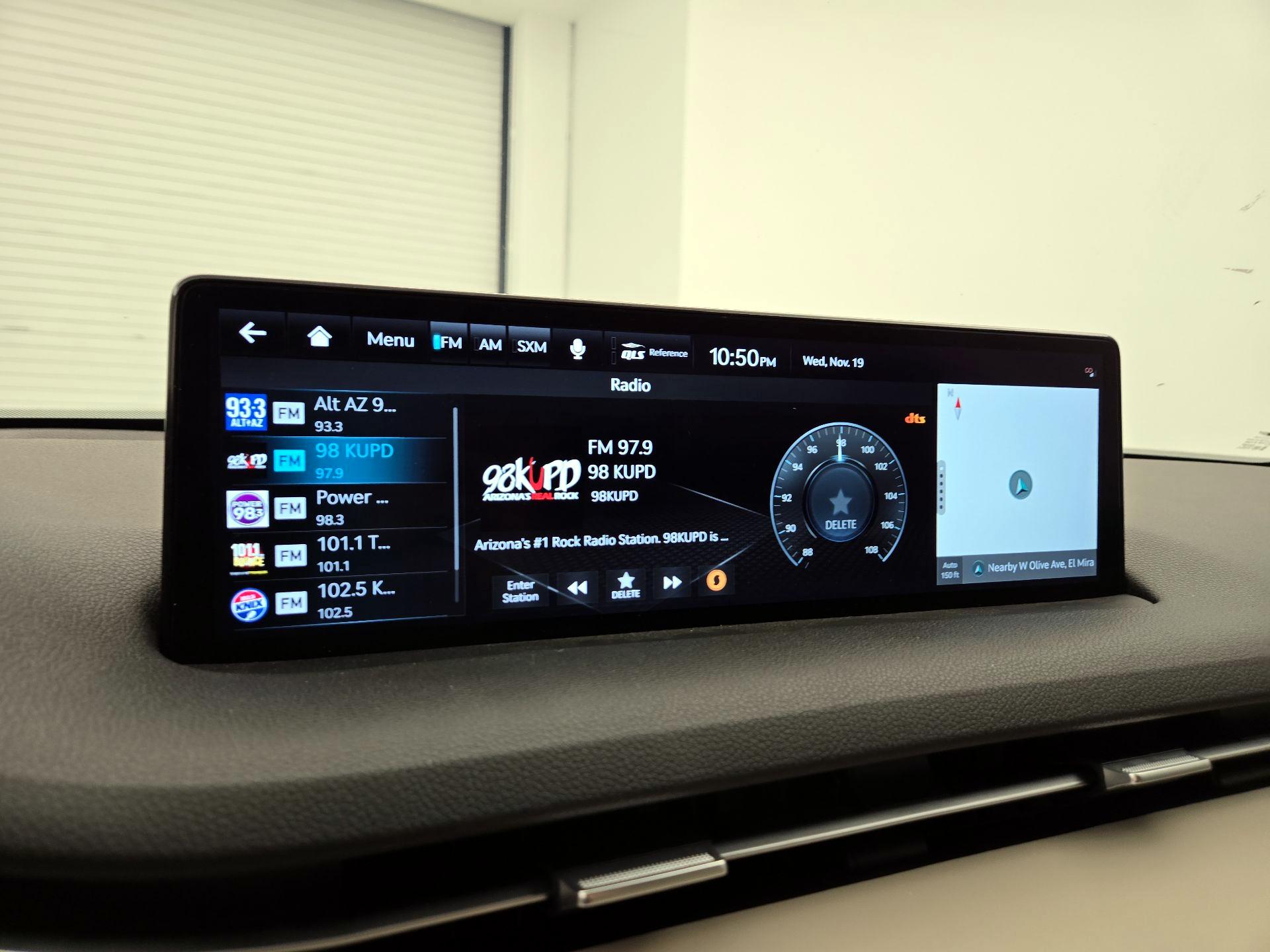 Thumbnail: 2023 Genesis GV70 - 16