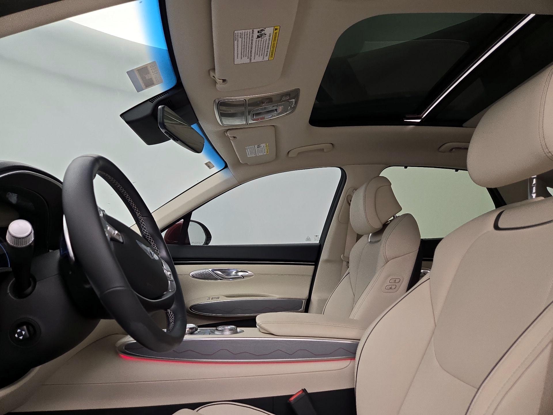 Thumbnail: 2023 Genesis GV70 - 20