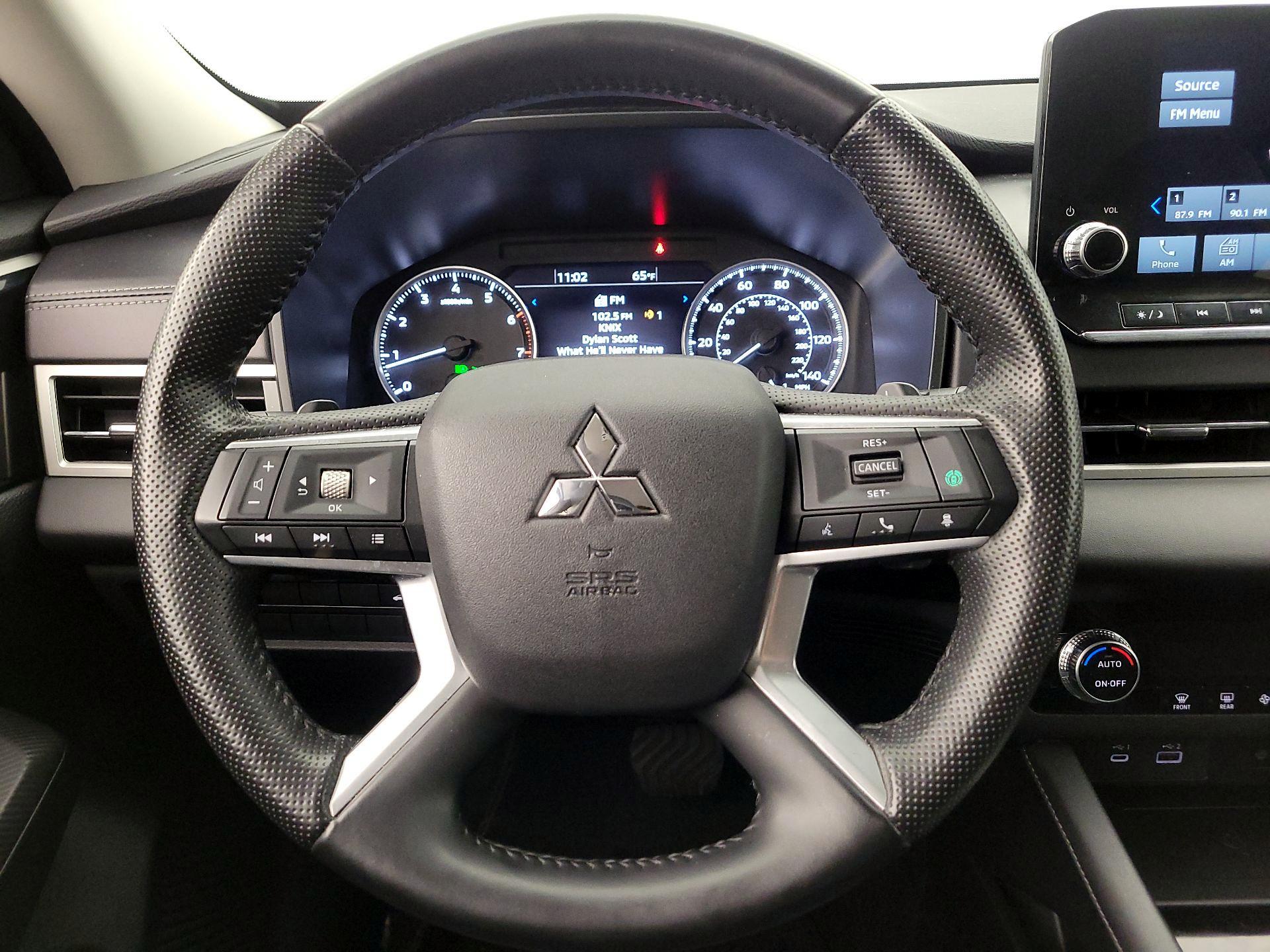 Thumbnail: 2024 Mitsubishi Outlander - 10