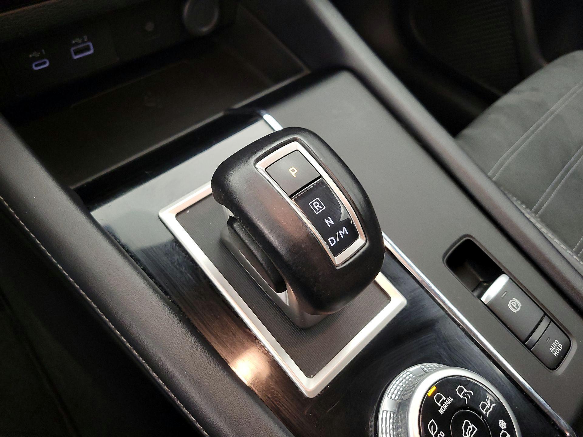 Thumbnail: 2024 Mitsubishi Outlander - 17