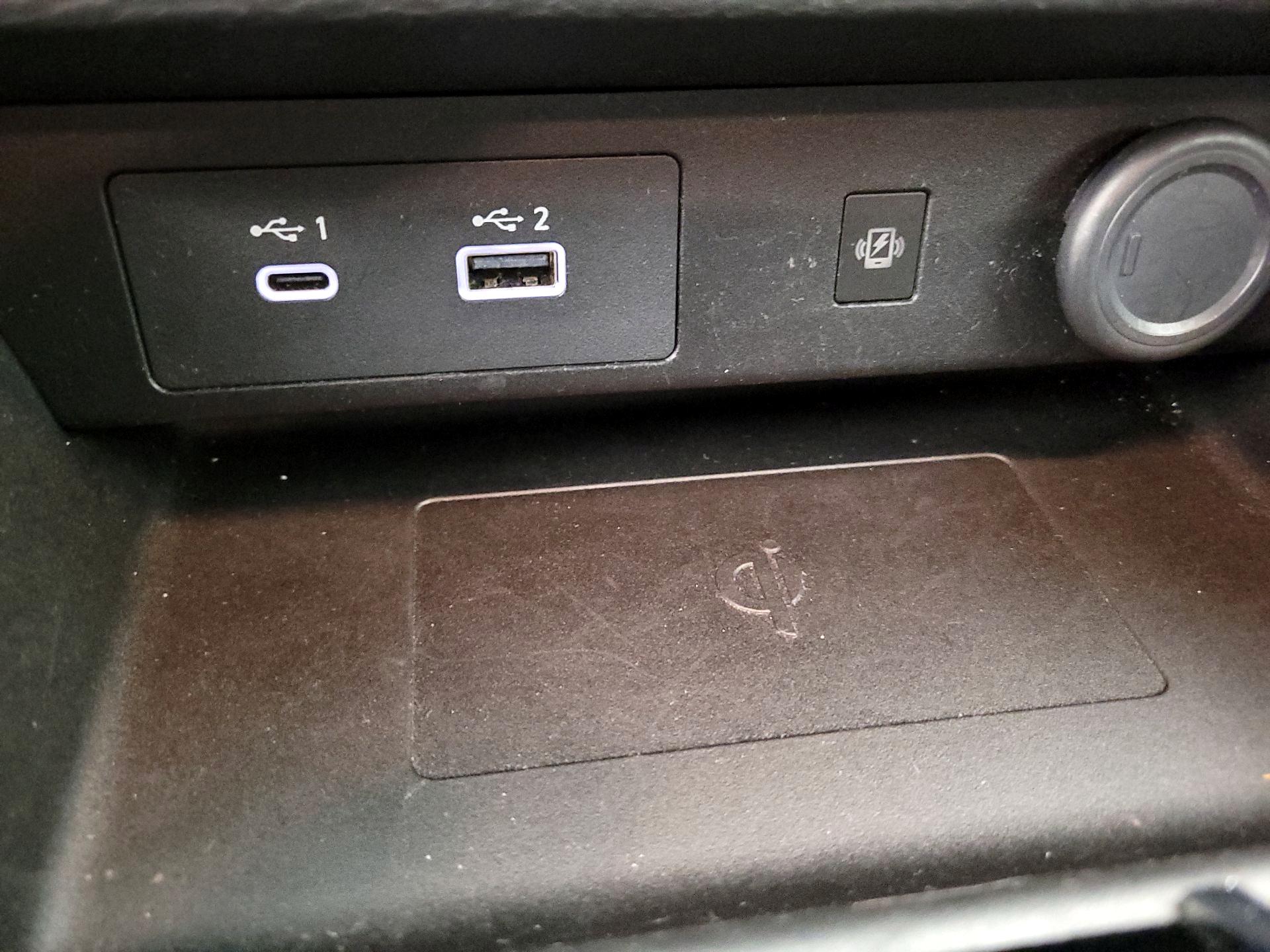 Thumbnail: 2024 Mitsubishi Outlander - 18