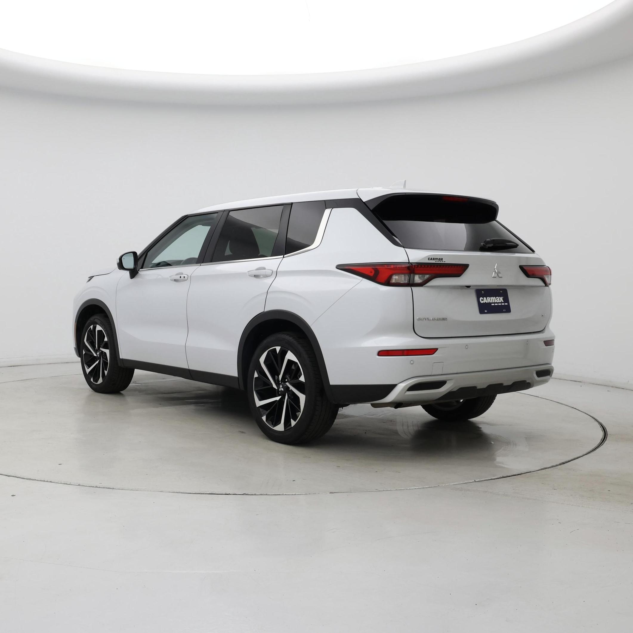 Thumbnail: 2024 Mitsubishi Outlander - 2