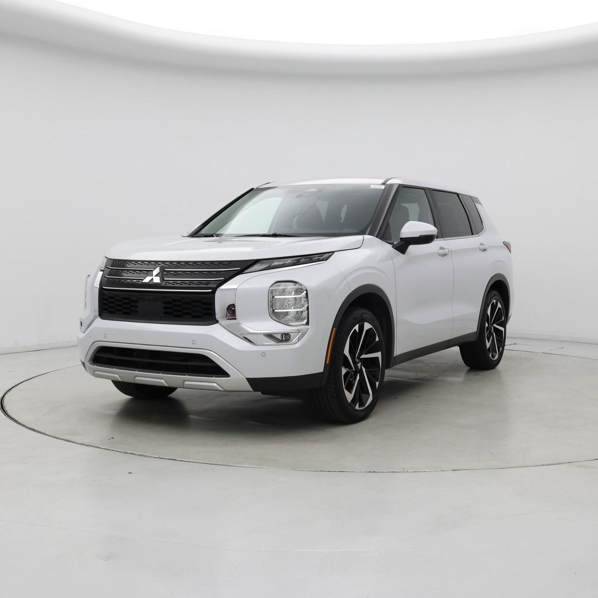 Thumbnail: 2024 Mitsubishi Outlander - 4