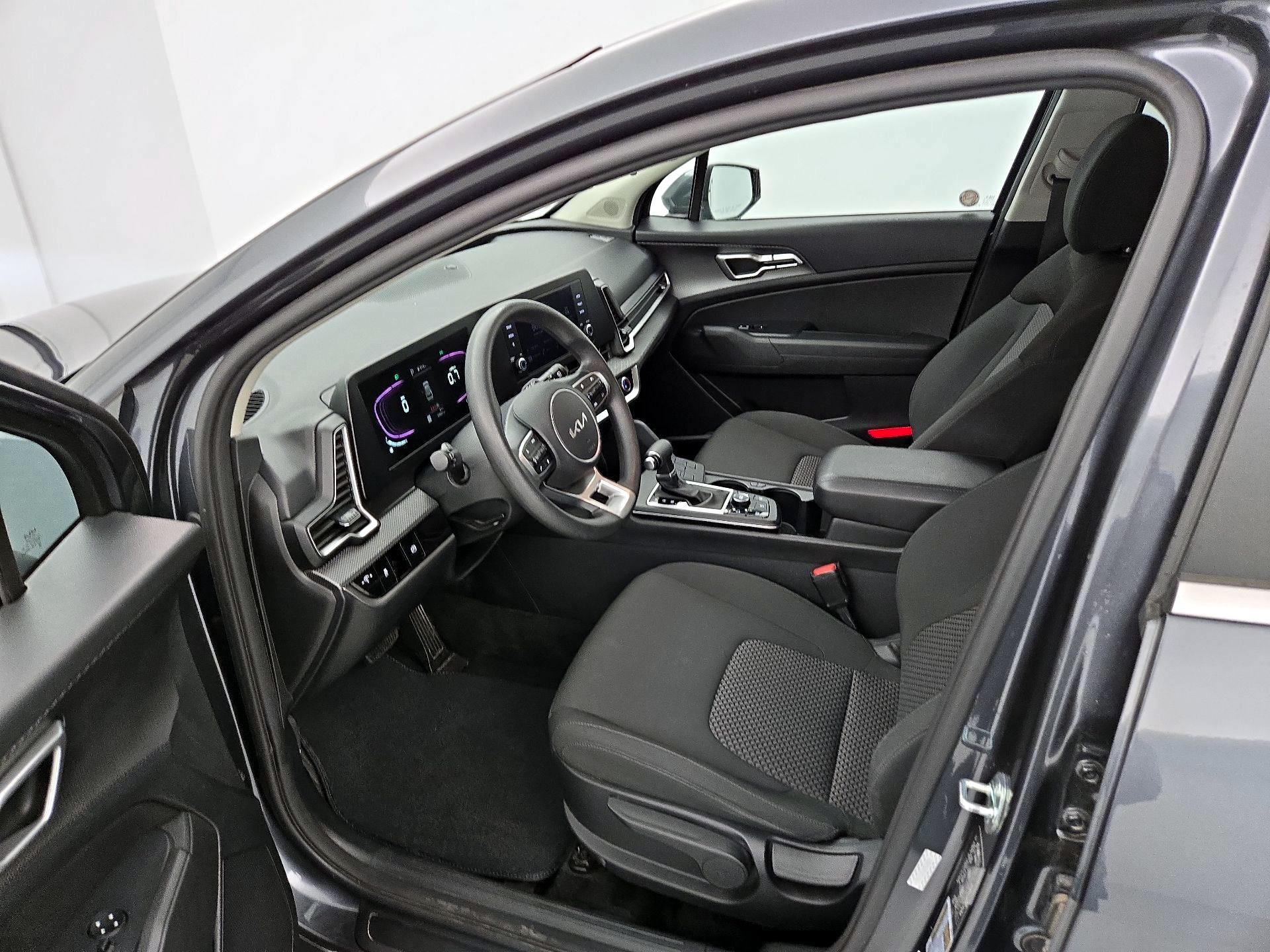 Thumbnail: 2023 Kia Sportage - 11