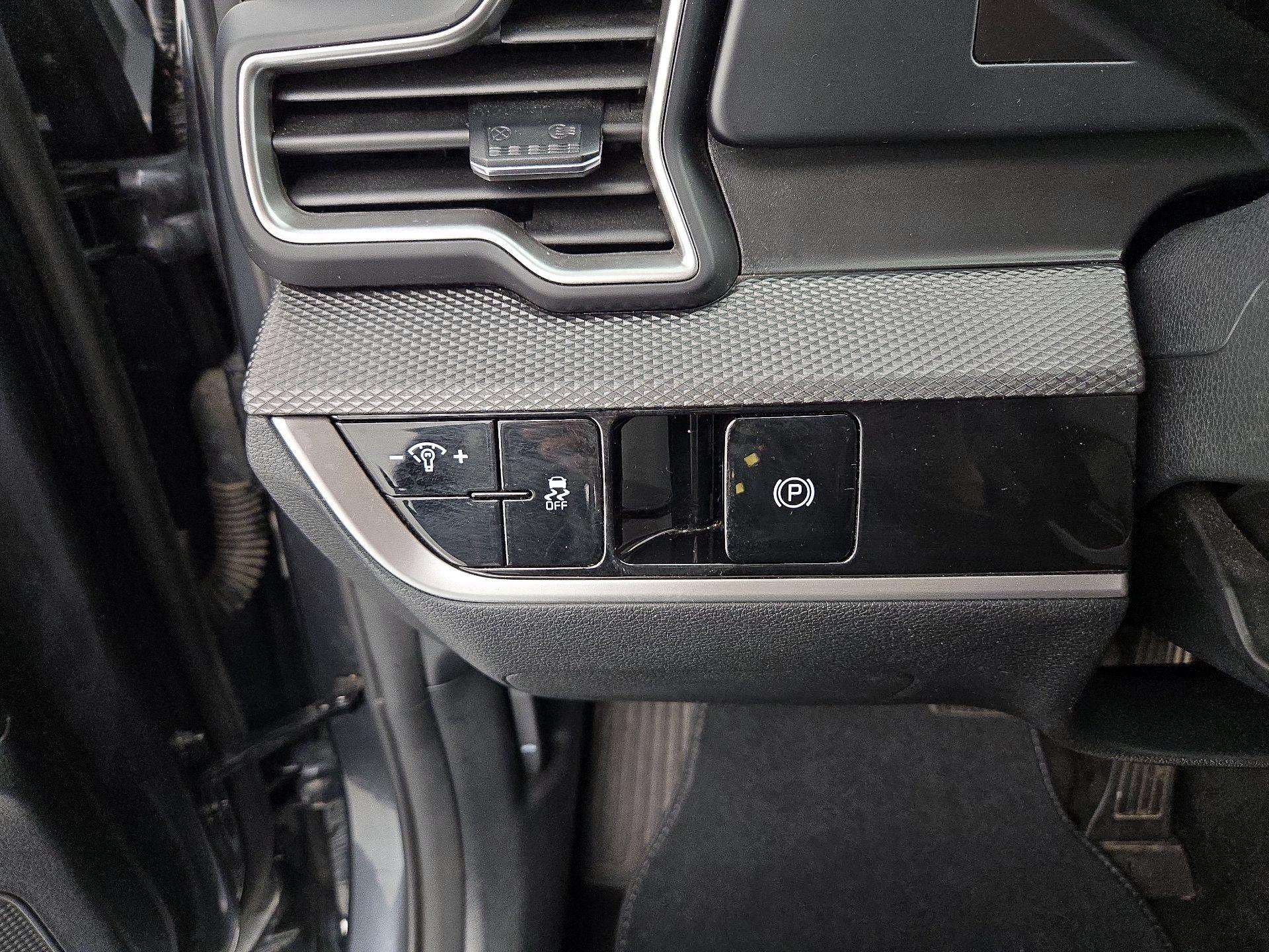 Thumbnail: 2023 Kia Sportage - 13