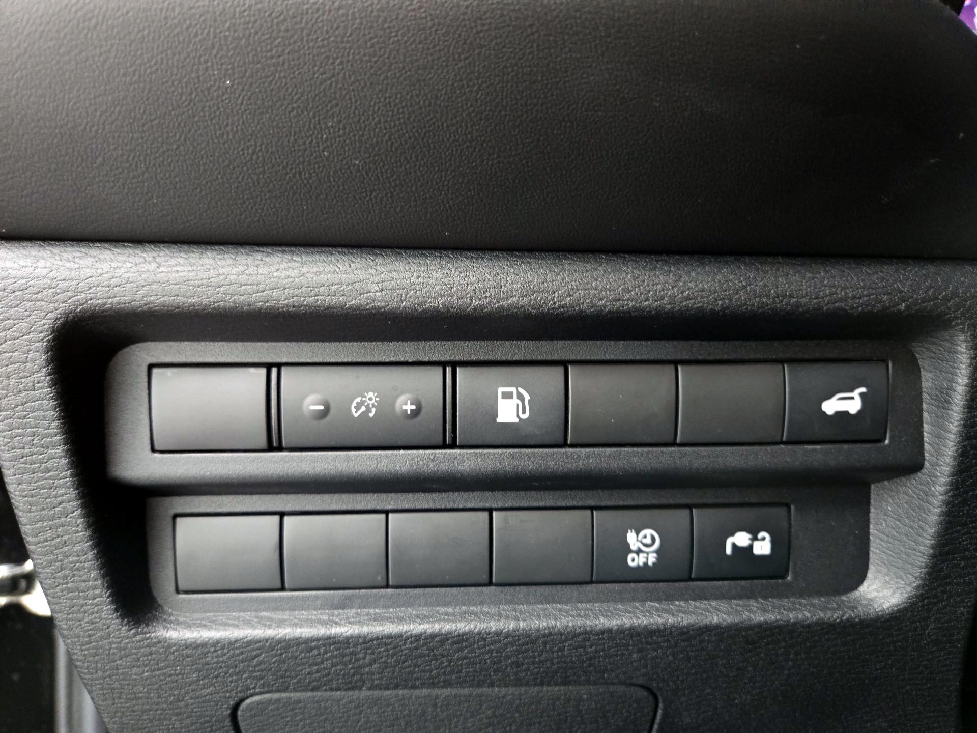 Thumbnail: 2023 Mitsubishi Outlander - 13