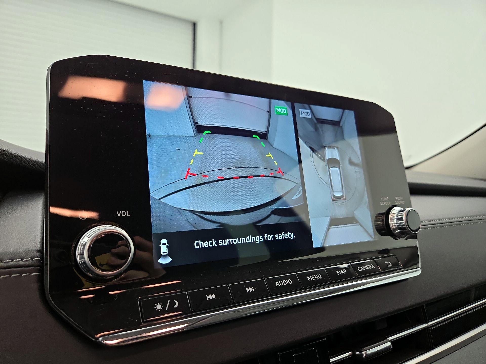 Thumbnail: 2023 Mitsubishi Outlander - 15