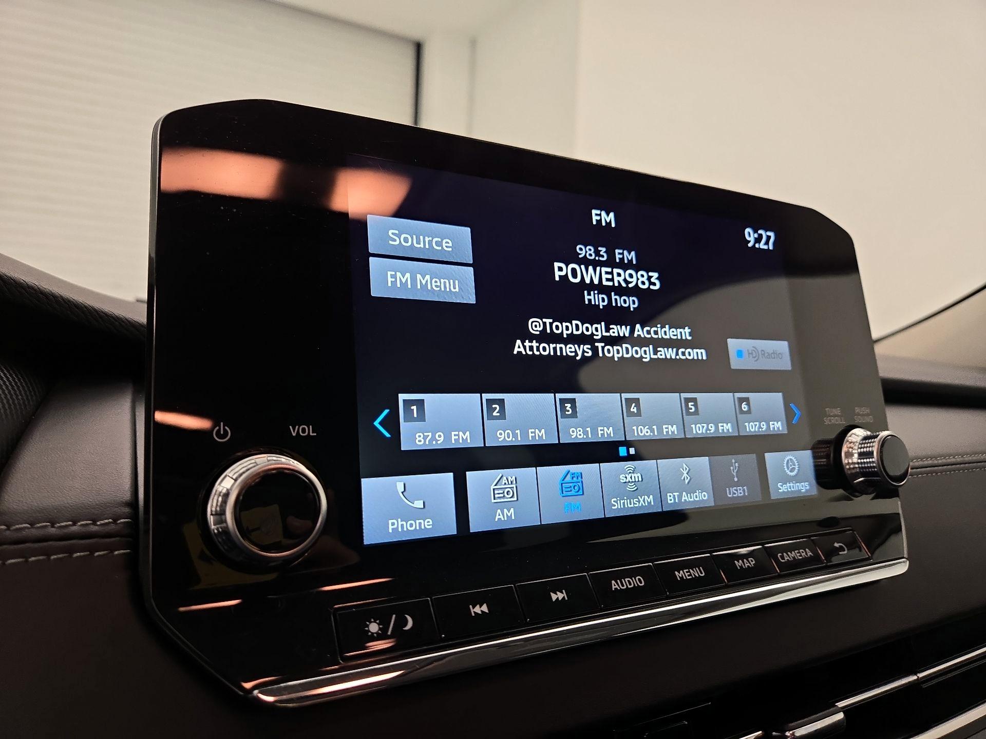 Thumbnail: 2023 Mitsubishi Outlander - 16