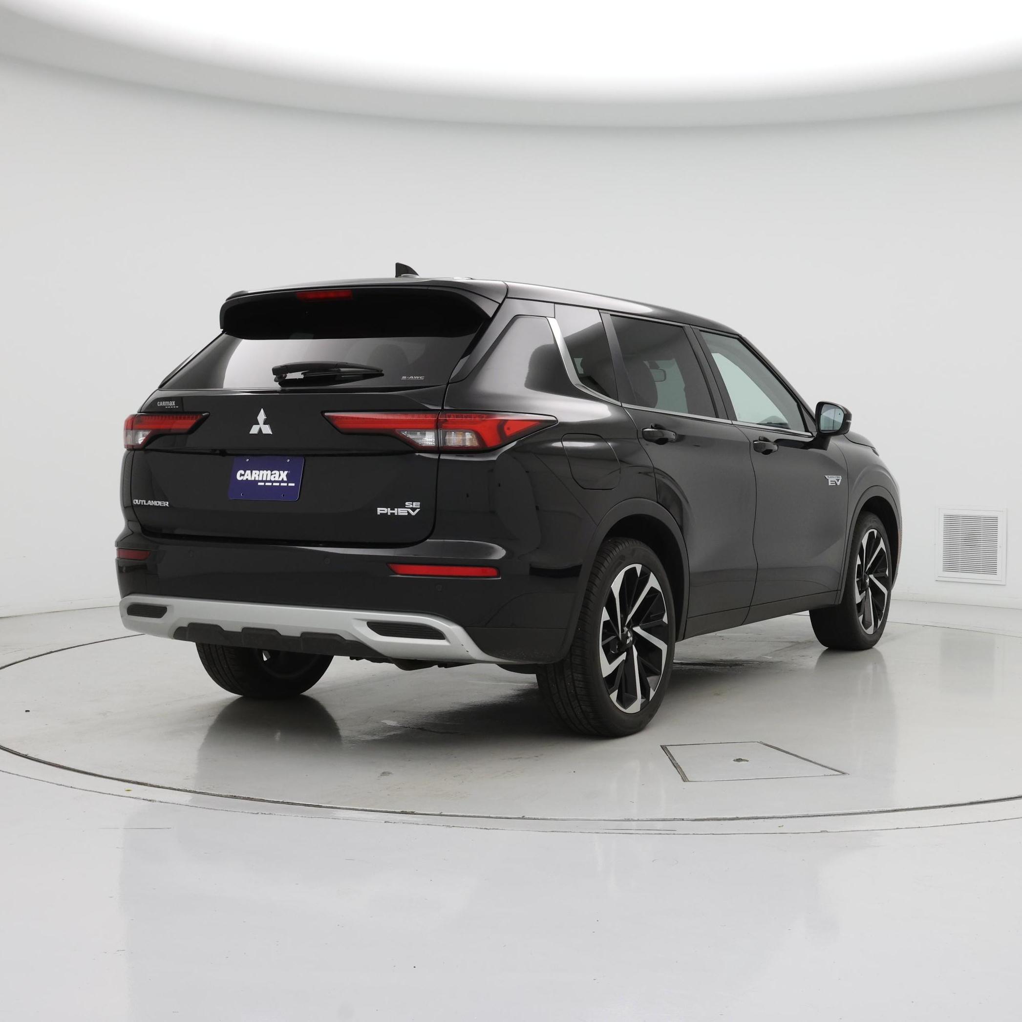 Thumbnail: 2023 Mitsubishi Outlander - 8