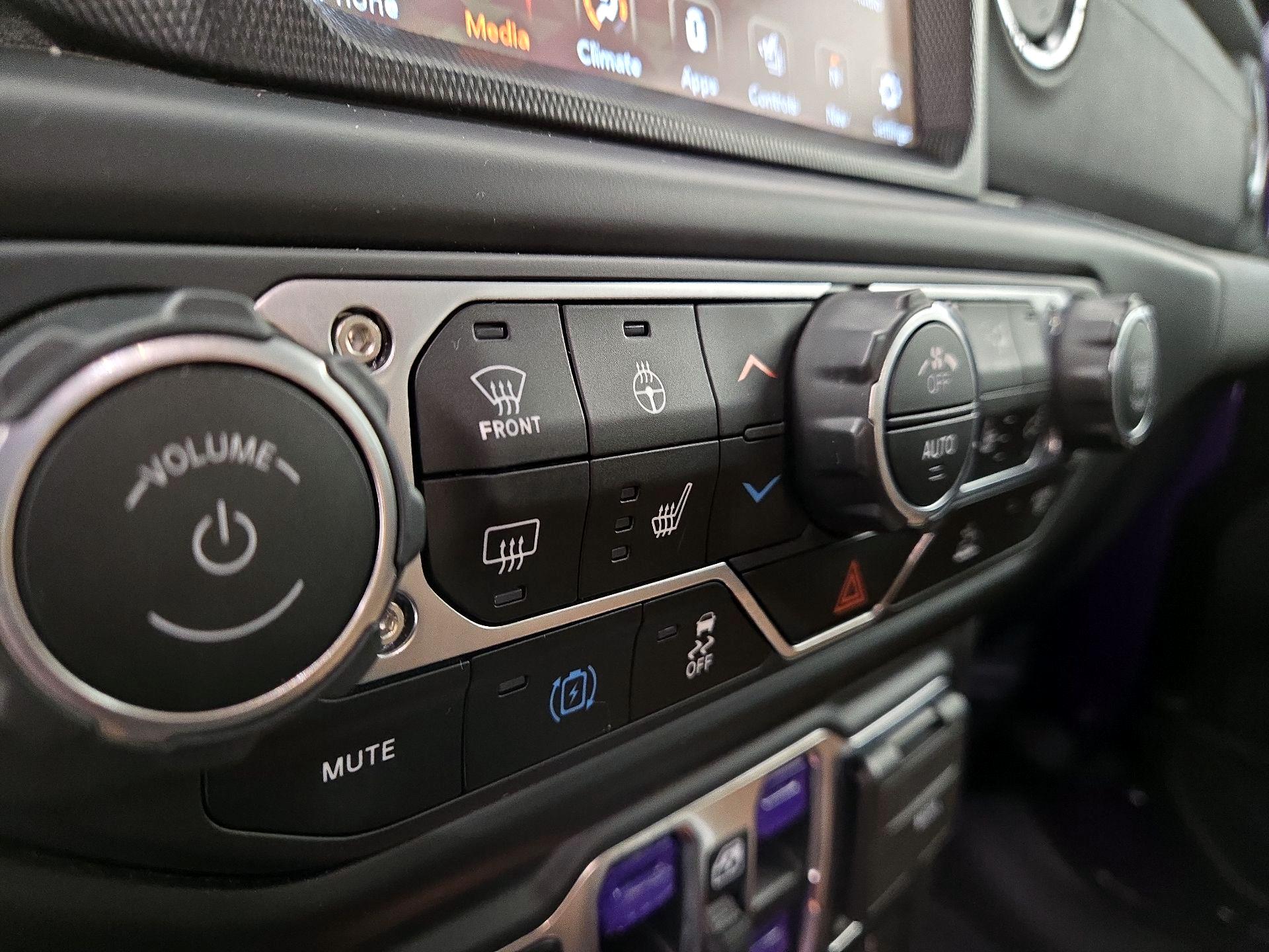 Thumbnail: 2023 Jeep Wrangler - 17