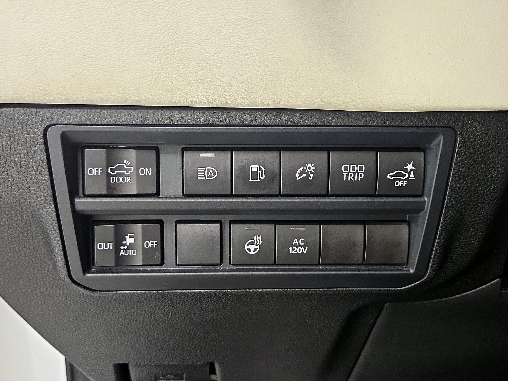 Thumbnail: 2022 Toyota Tundra - 13