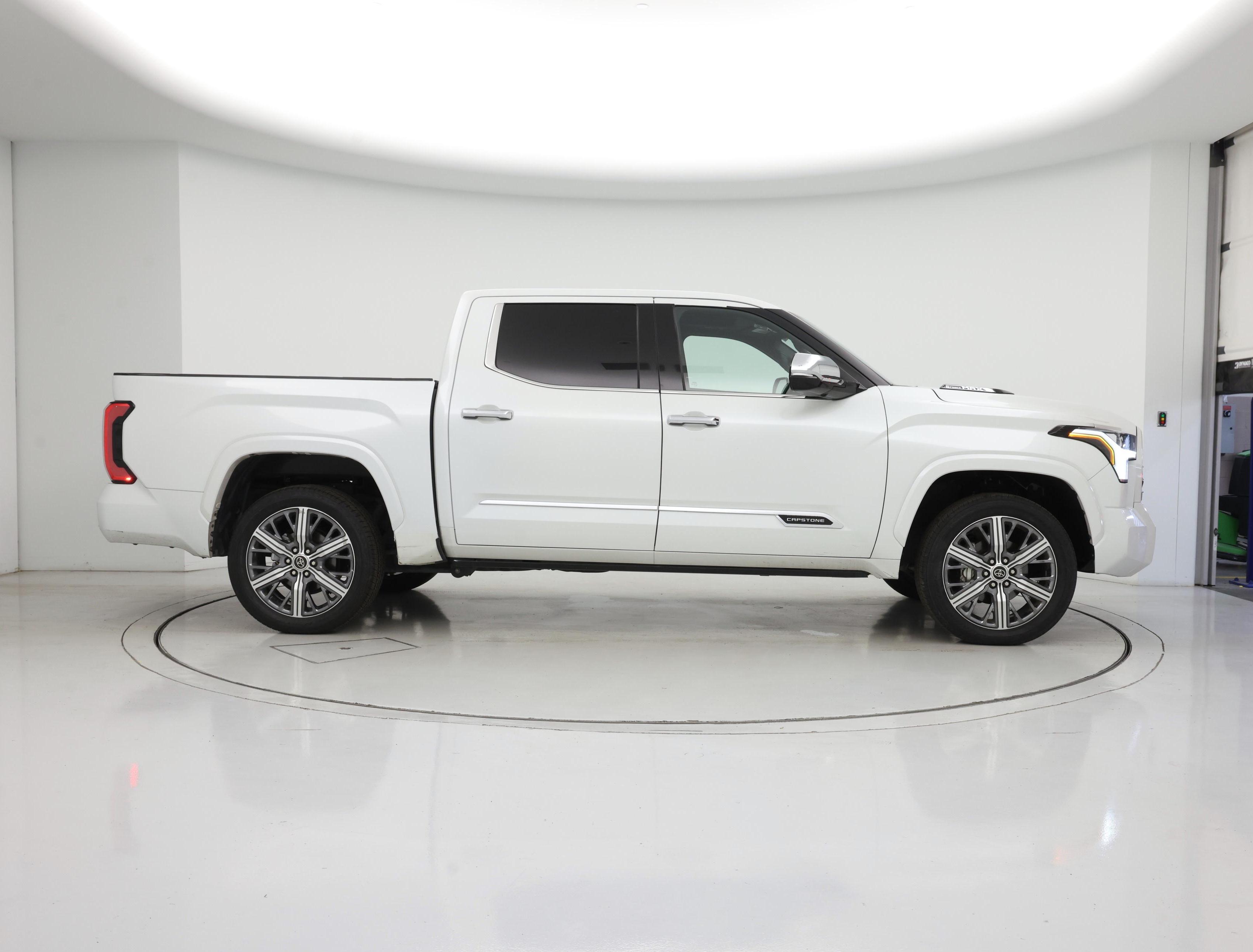 Thumbnail: 2022 Toyota Tundra - 7