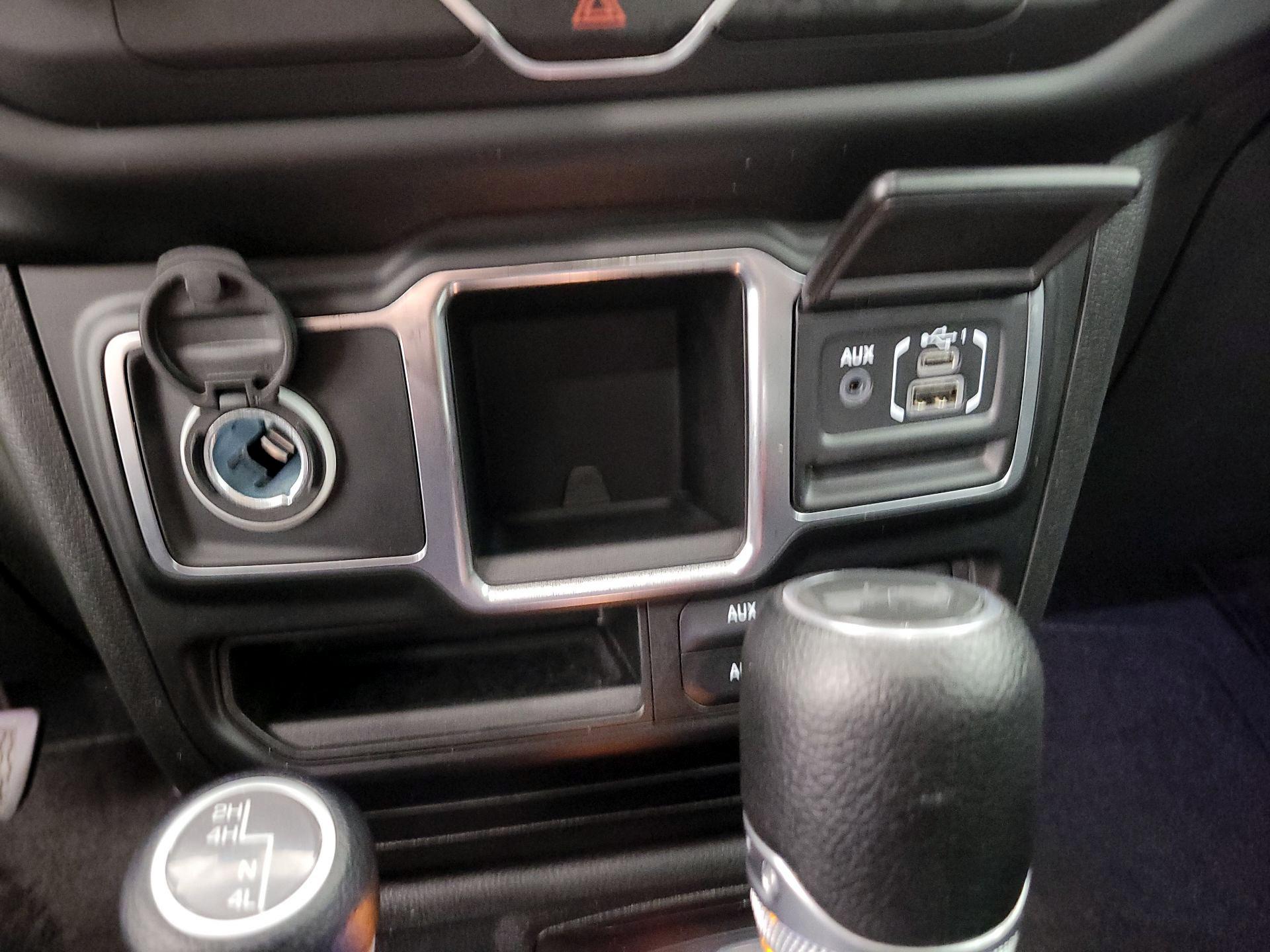 Thumbnail: 2021 Jeep Wrangler - 18