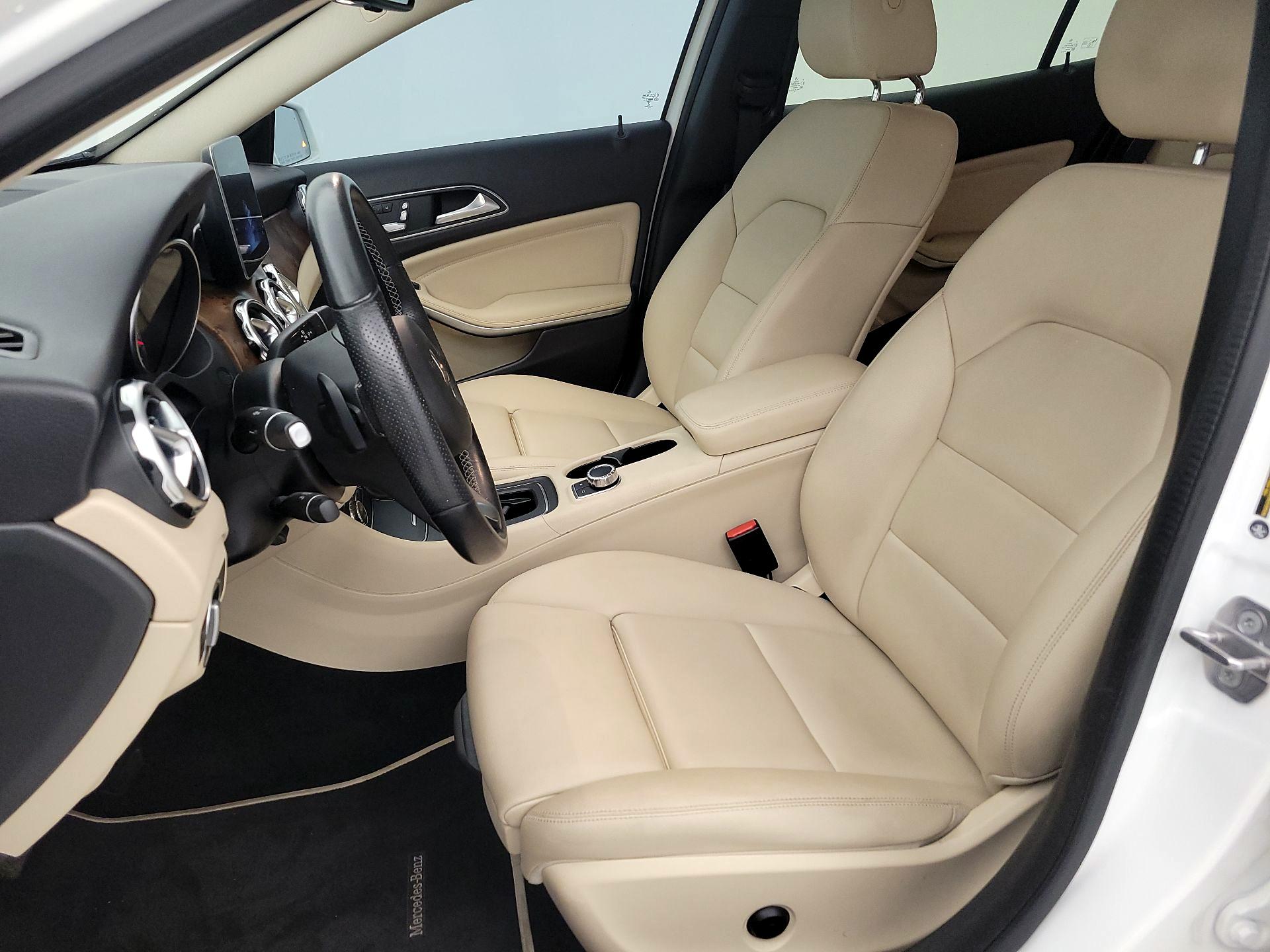 Thumbnail: 2020 Mercedes-Benz GLA - 11