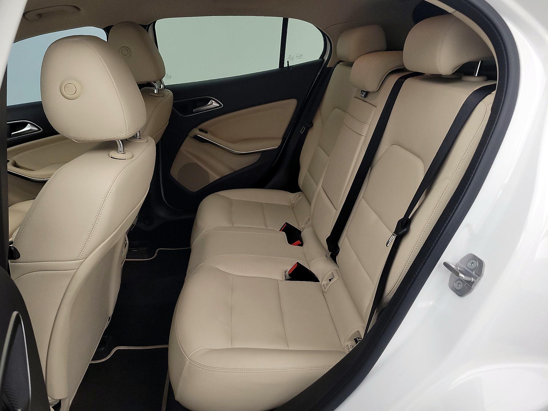 Thumbnail: 2020 Mercedes-Benz GLA - 19