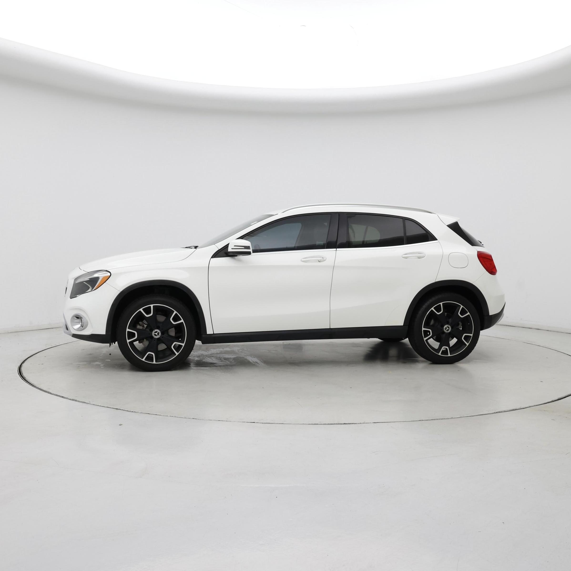 Thumbnail: 2020 Mercedes-Benz GLA - 3