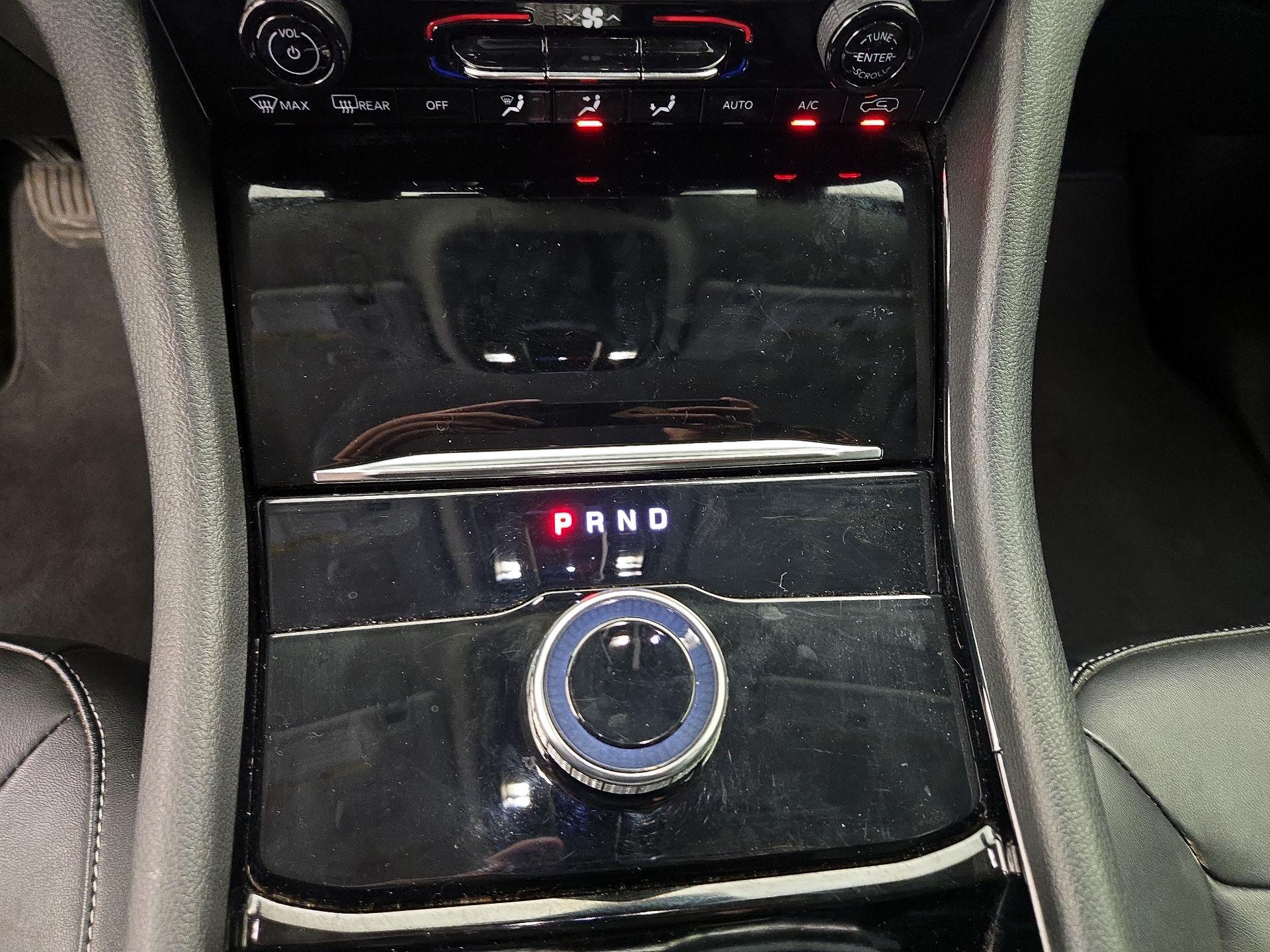 Thumbnail: 2022 Jeep Grand Cherokee - 18