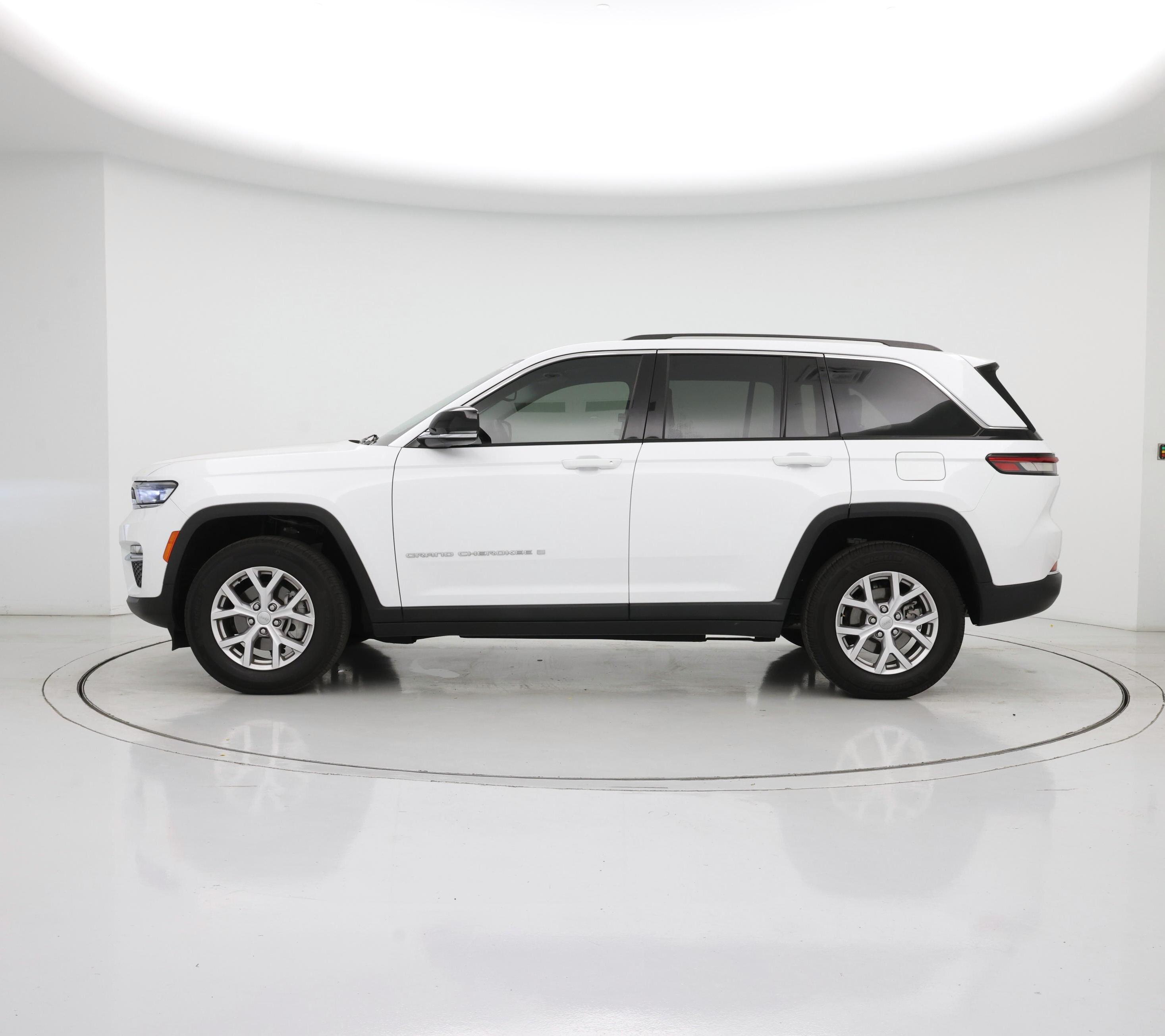 Thumbnail: 2022 Jeep Grand Cherokee - 3