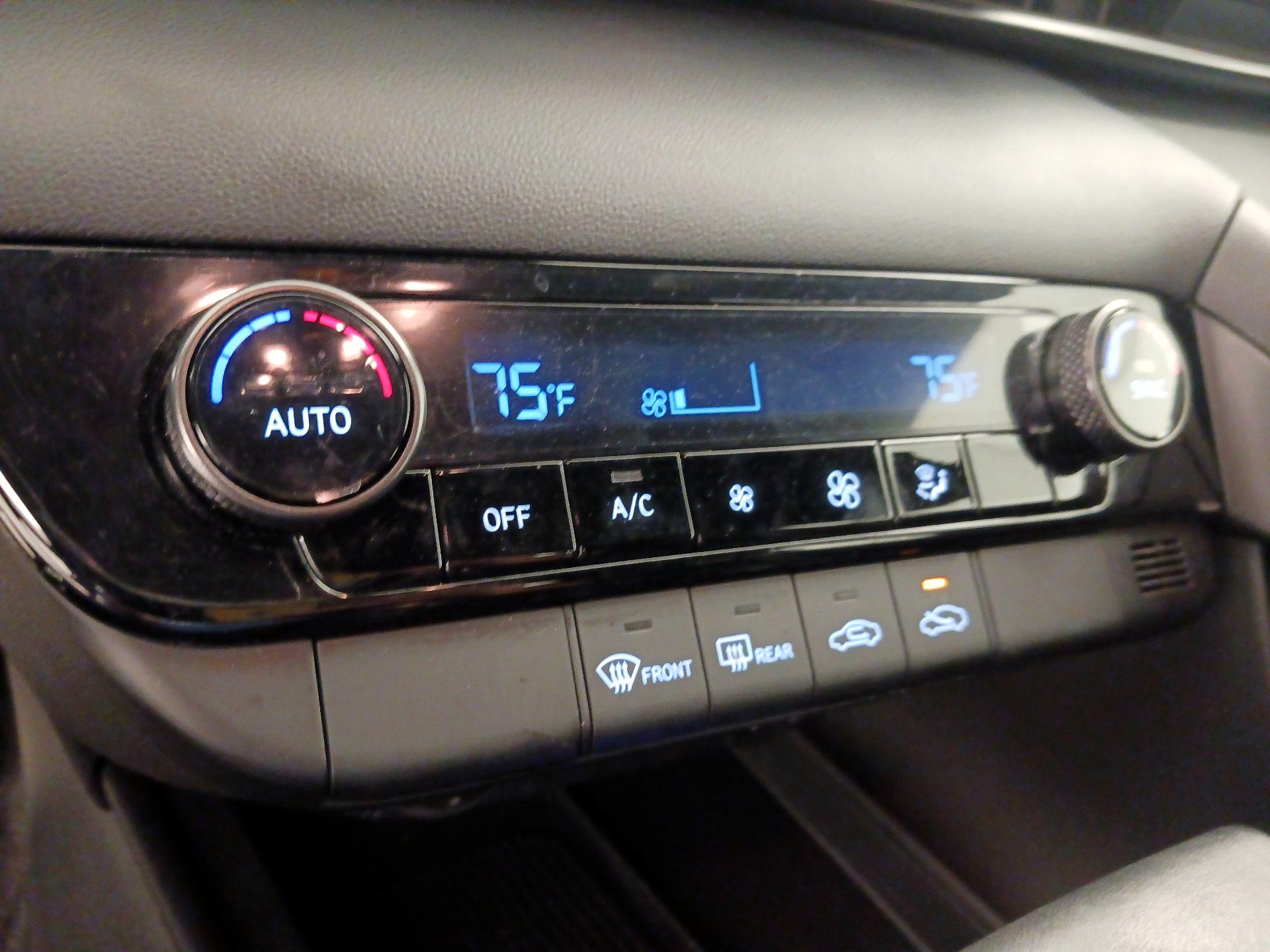 Thumbnail: 2025 Hyundai Elantra - 16