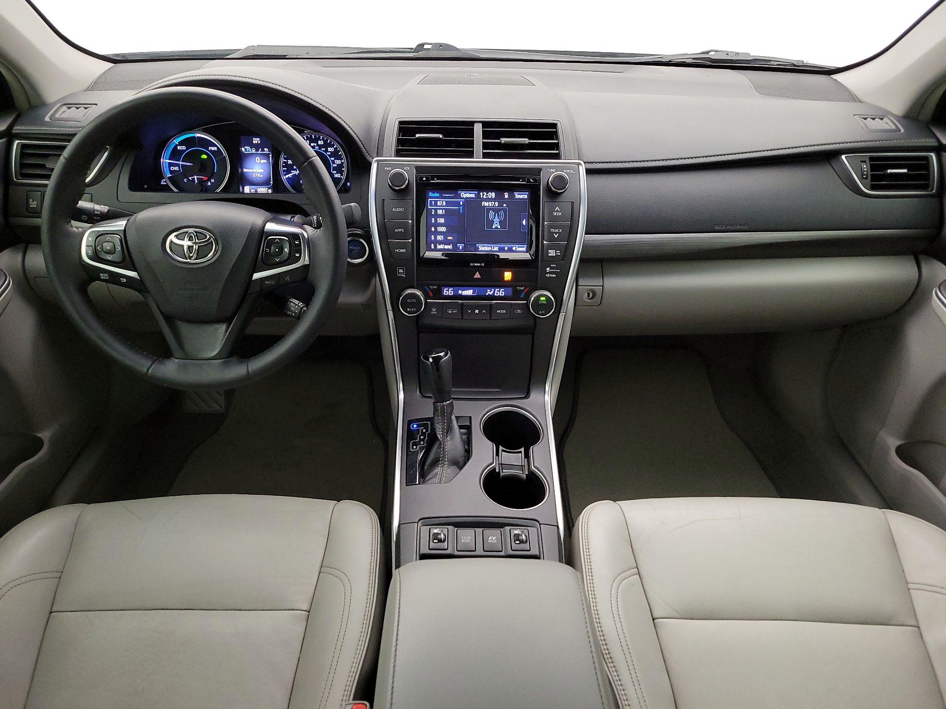 Thumbnail: 2017 Toyota Camry - 9