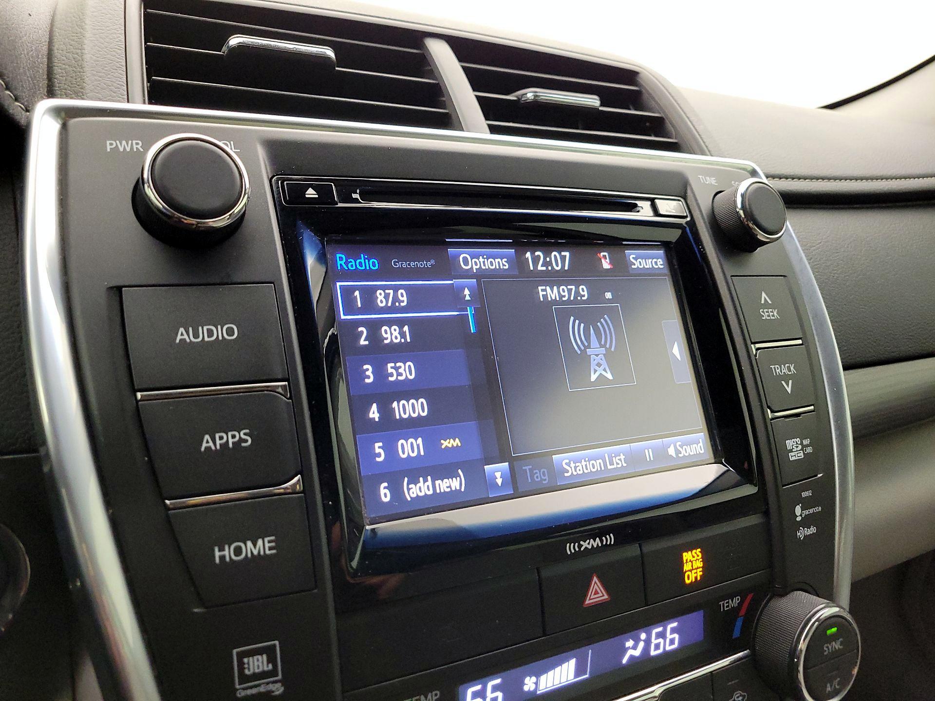 Thumbnail: 2017 Toyota Camry - 15