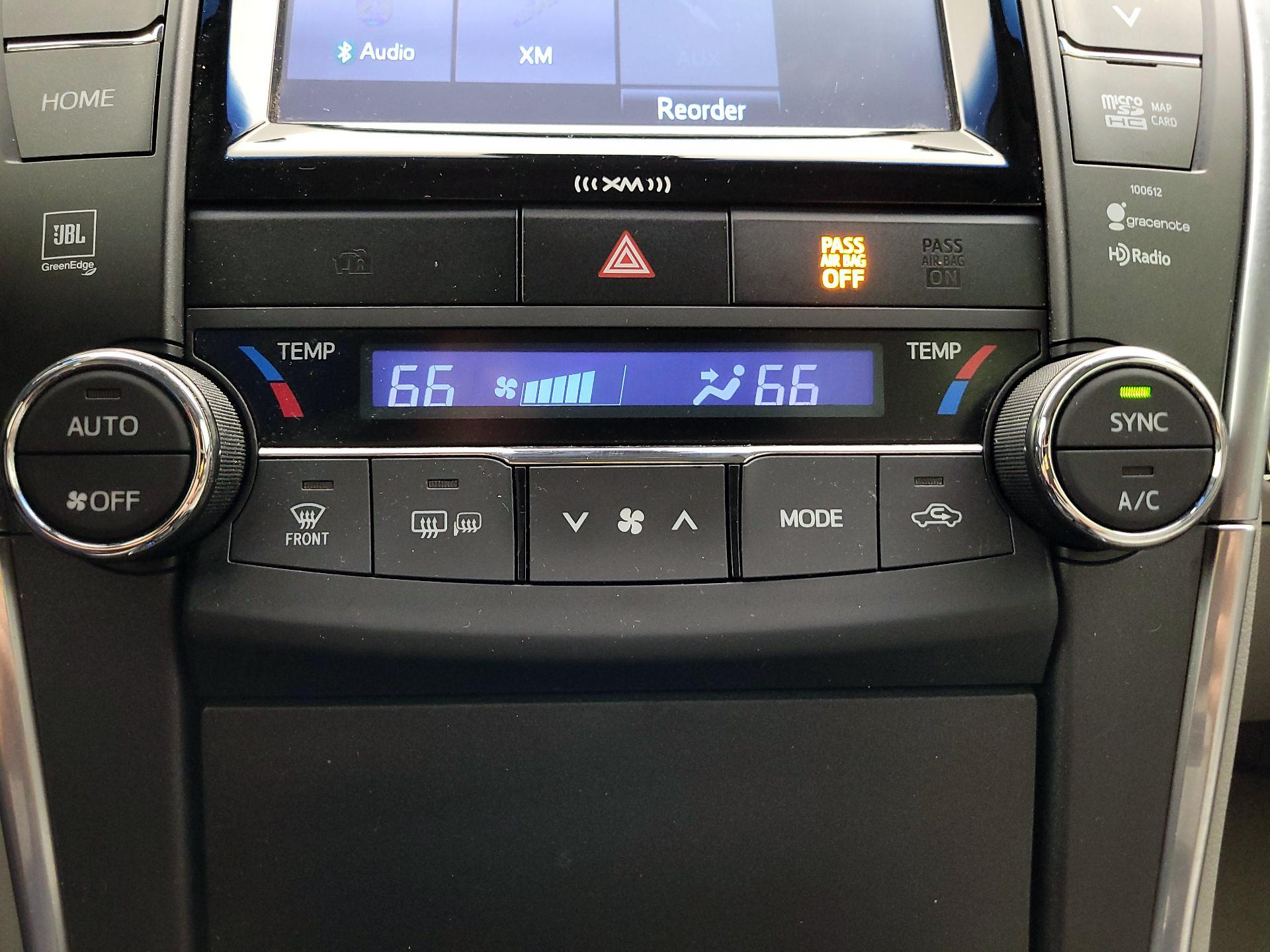 Thumbnail: 2017 Toyota Camry - 16