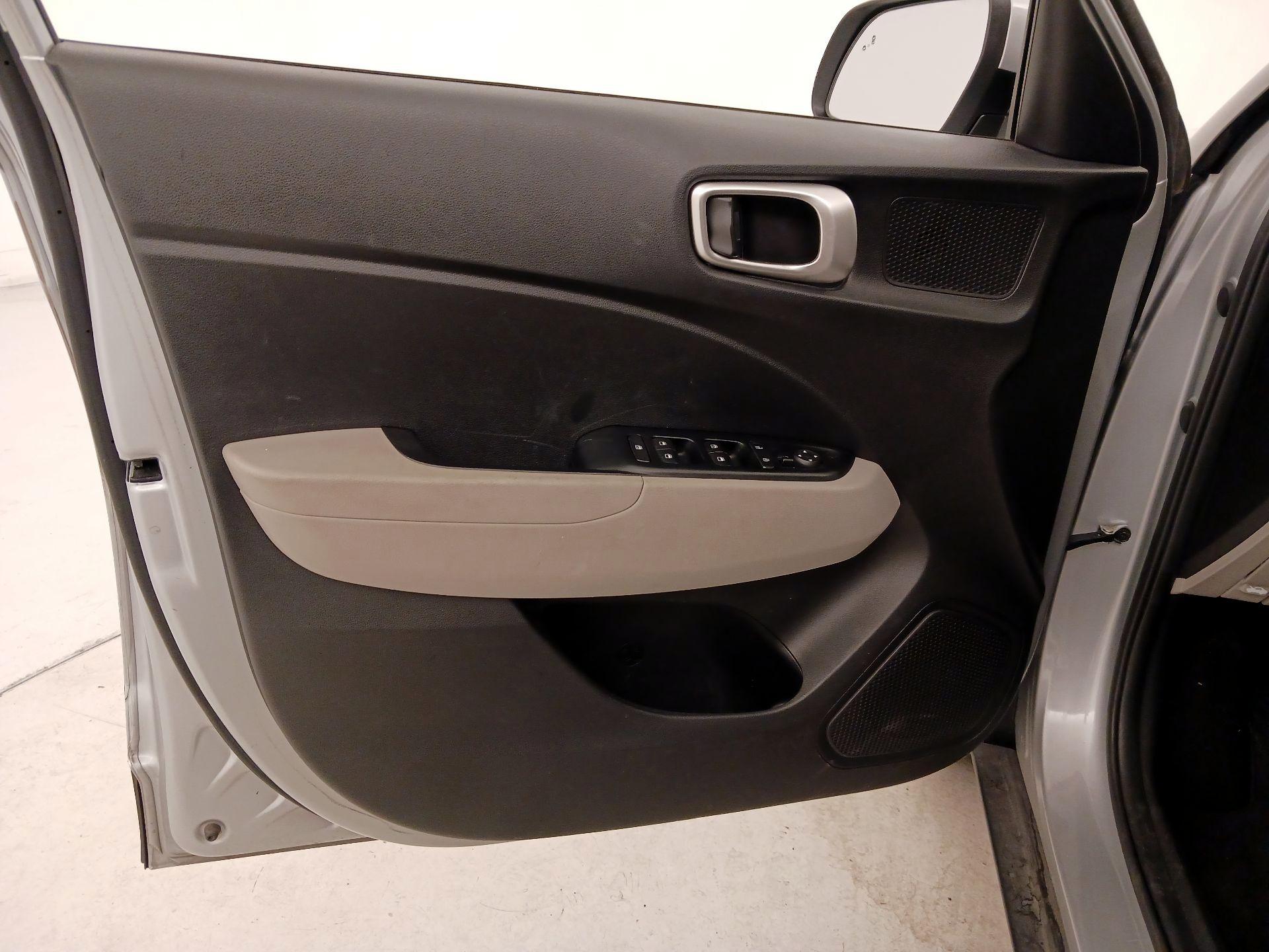 Thumbnail: 2021 Hyundai Venue - 12