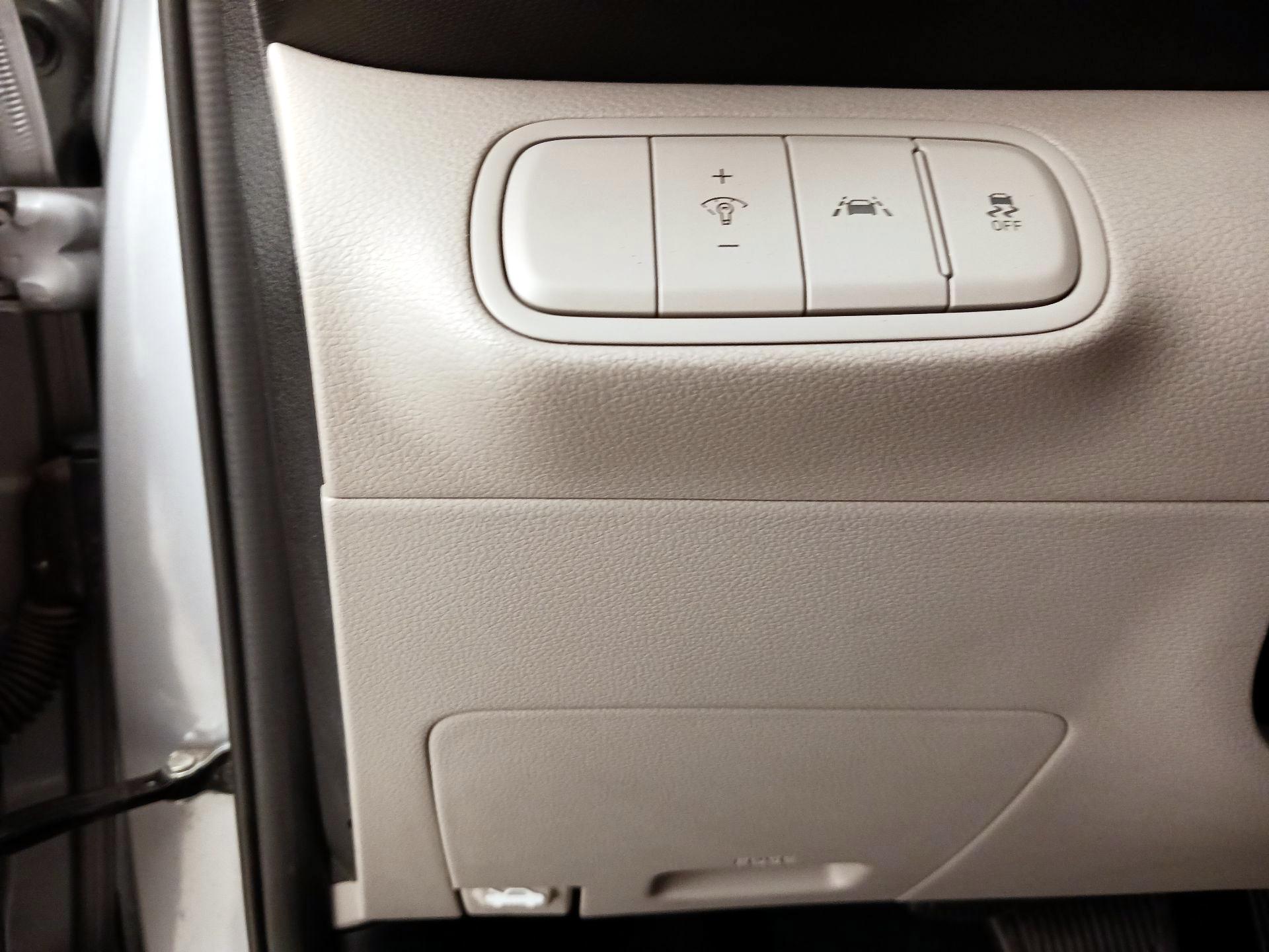 Thumbnail: 2021 Hyundai Venue - 13