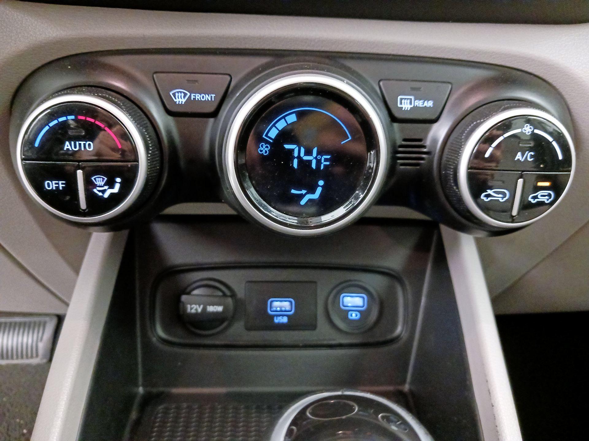 Thumbnail: 2021 Hyundai Venue - 16