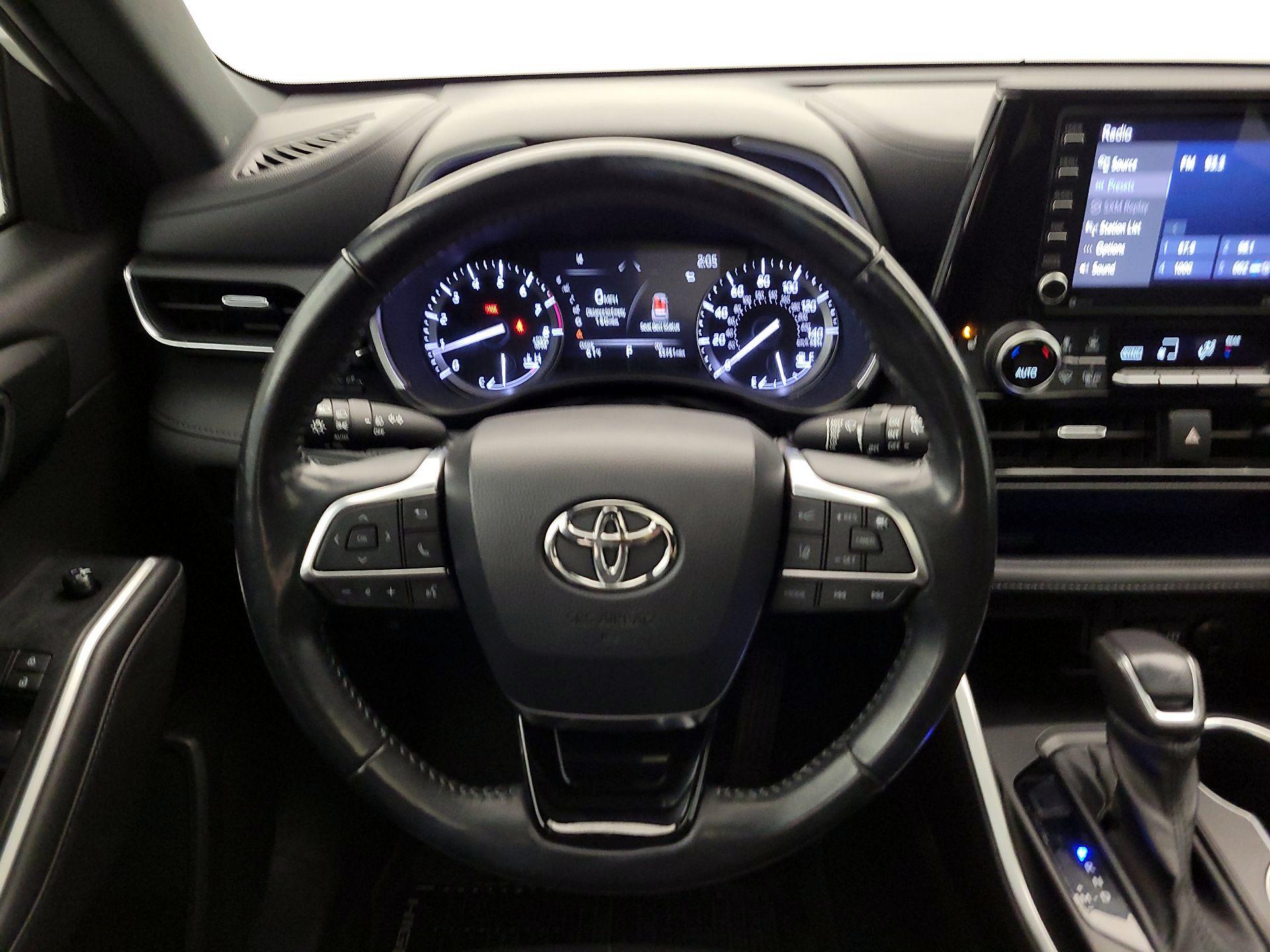 Thumbnail: 2021 Toyota Highlander - 10