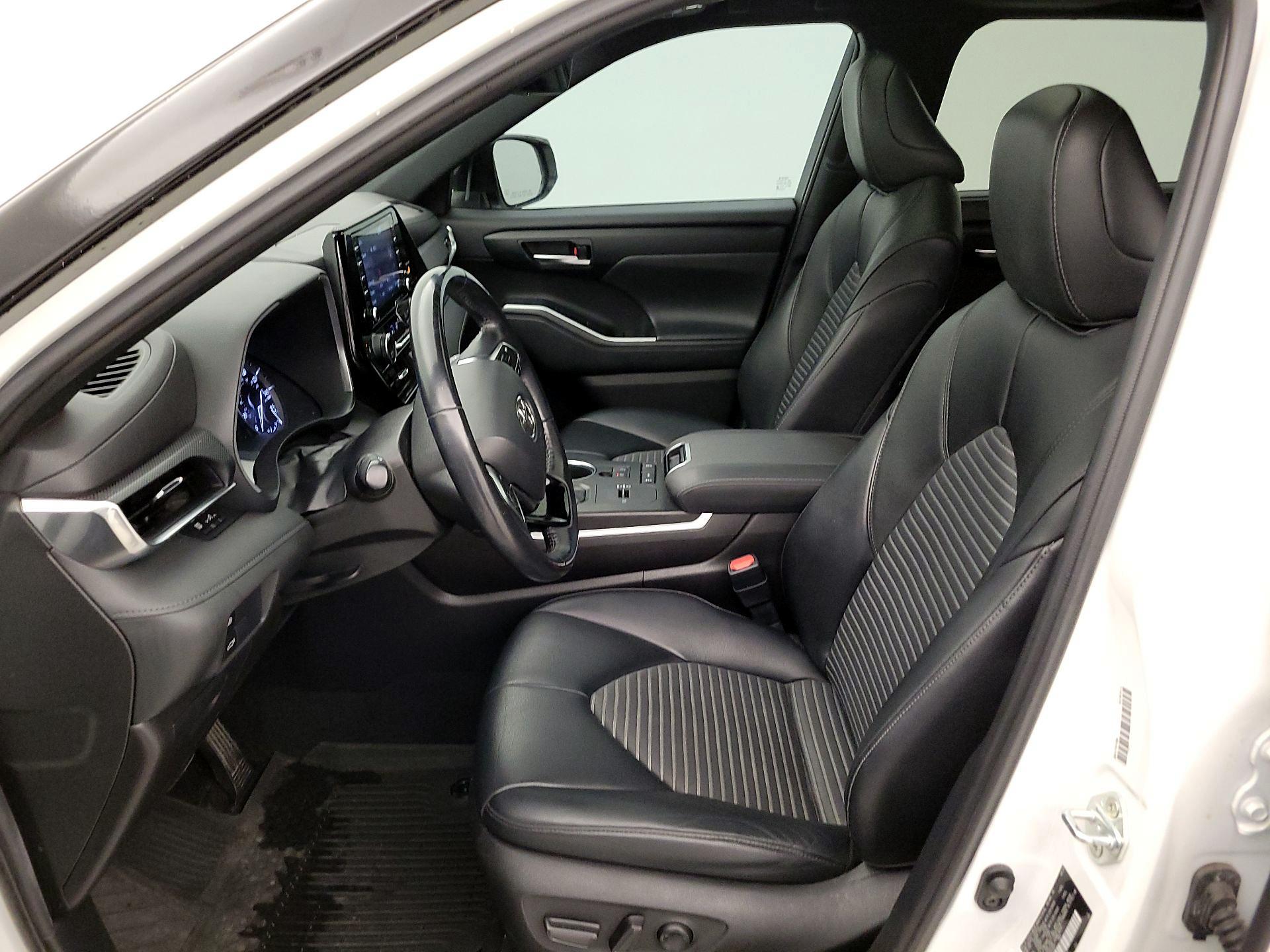 Thumbnail: 2021 Toyota Highlander - 11