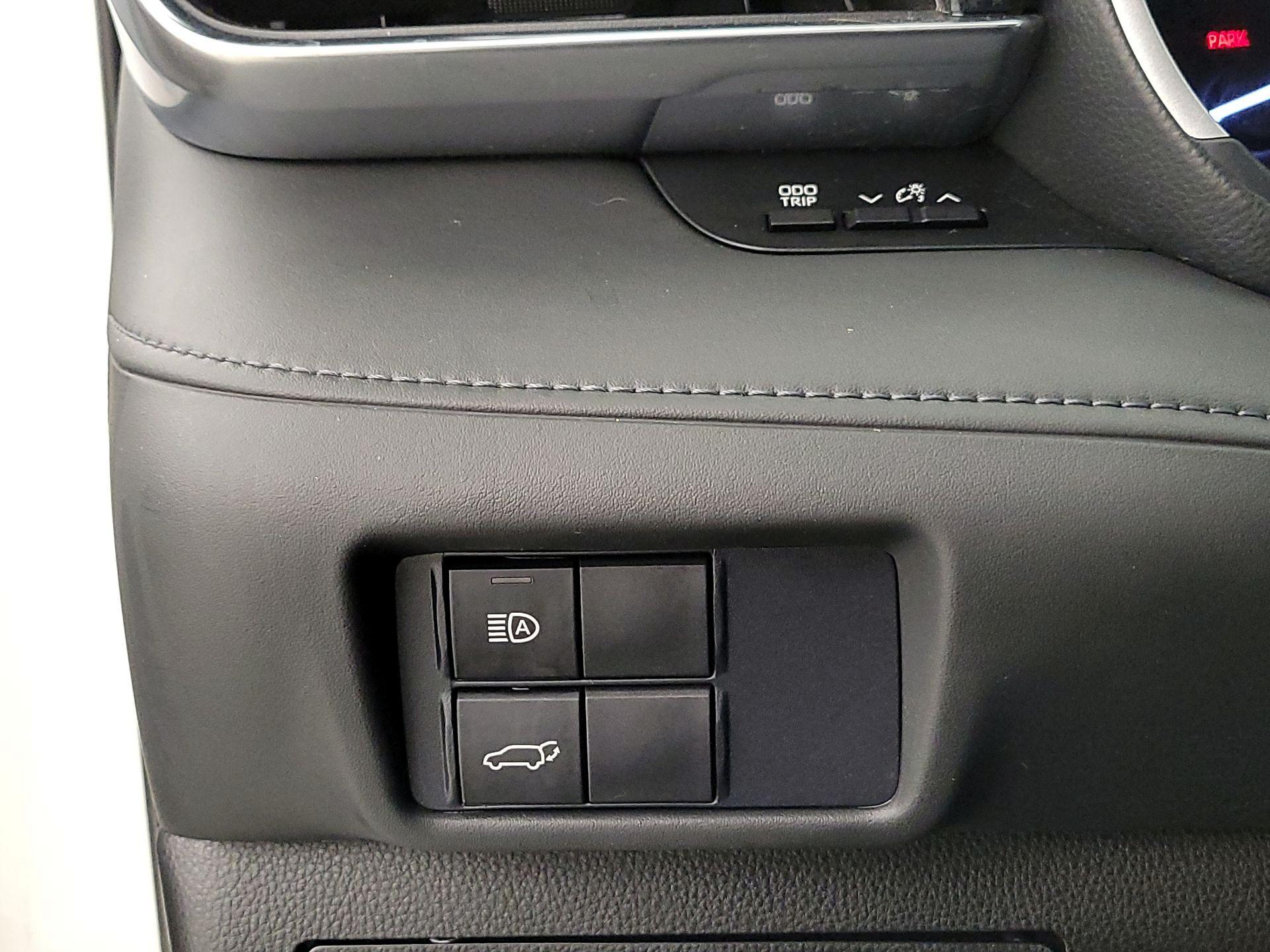 Thumbnail: 2021 Toyota Highlander - 13