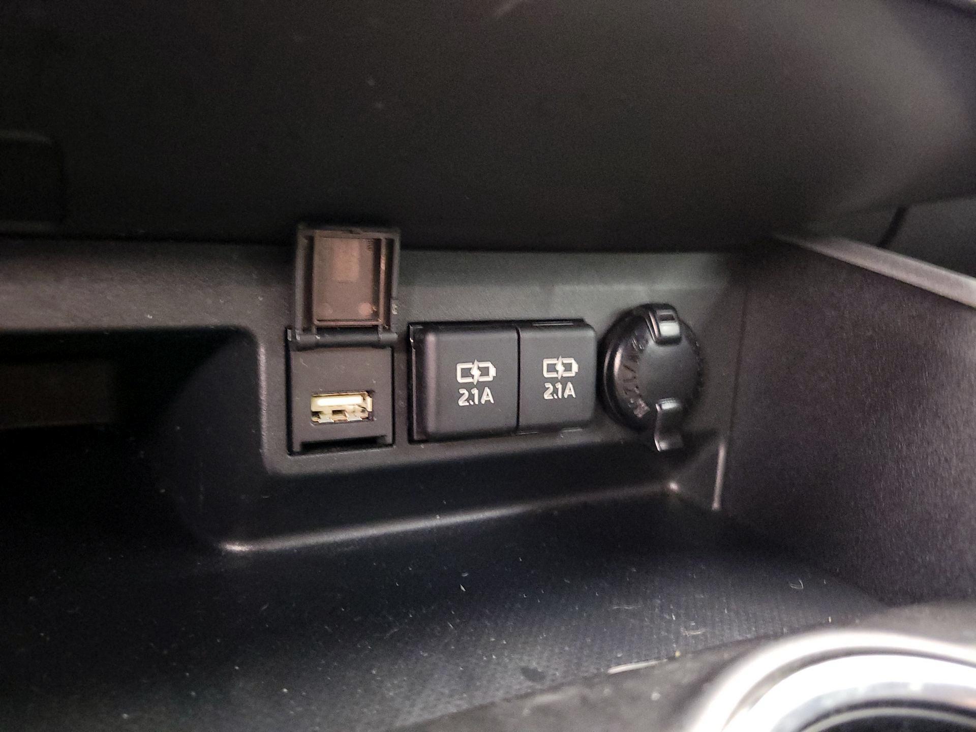 Thumbnail: 2021 Toyota Highlander - 18