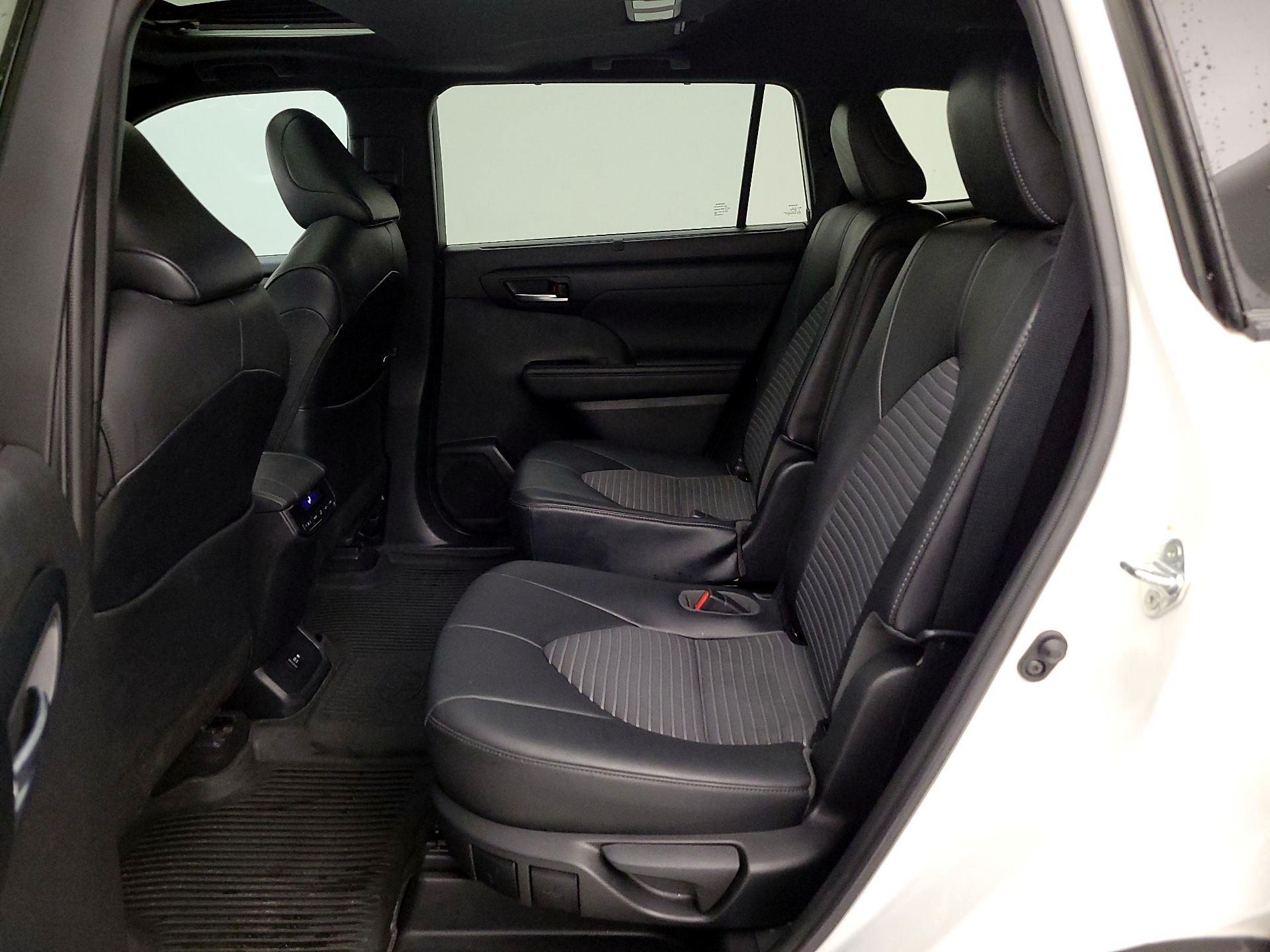 Thumbnail: 2021 Toyota Highlander - 20