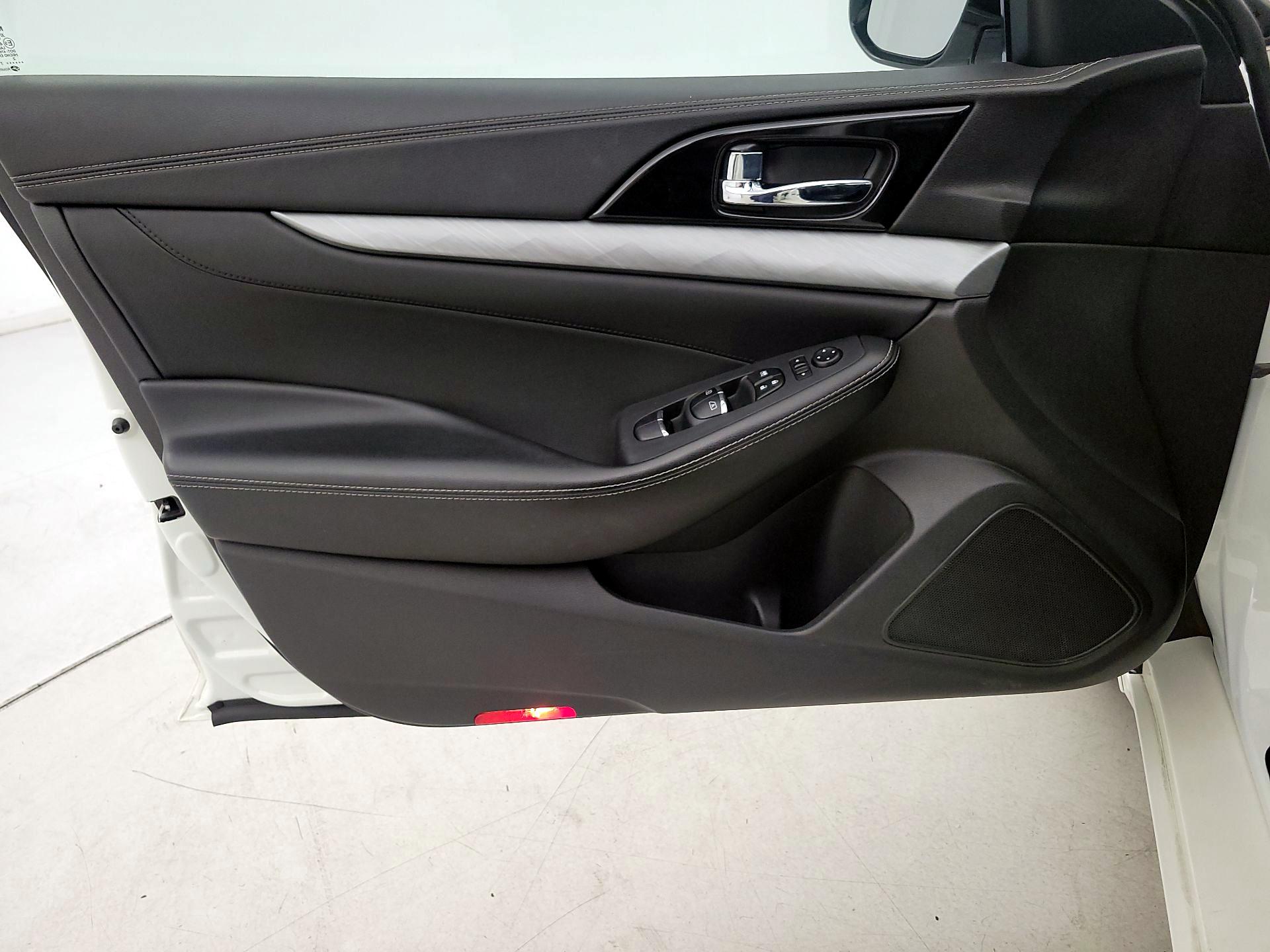 Thumbnail: 2017 Nissan Maxima - 12