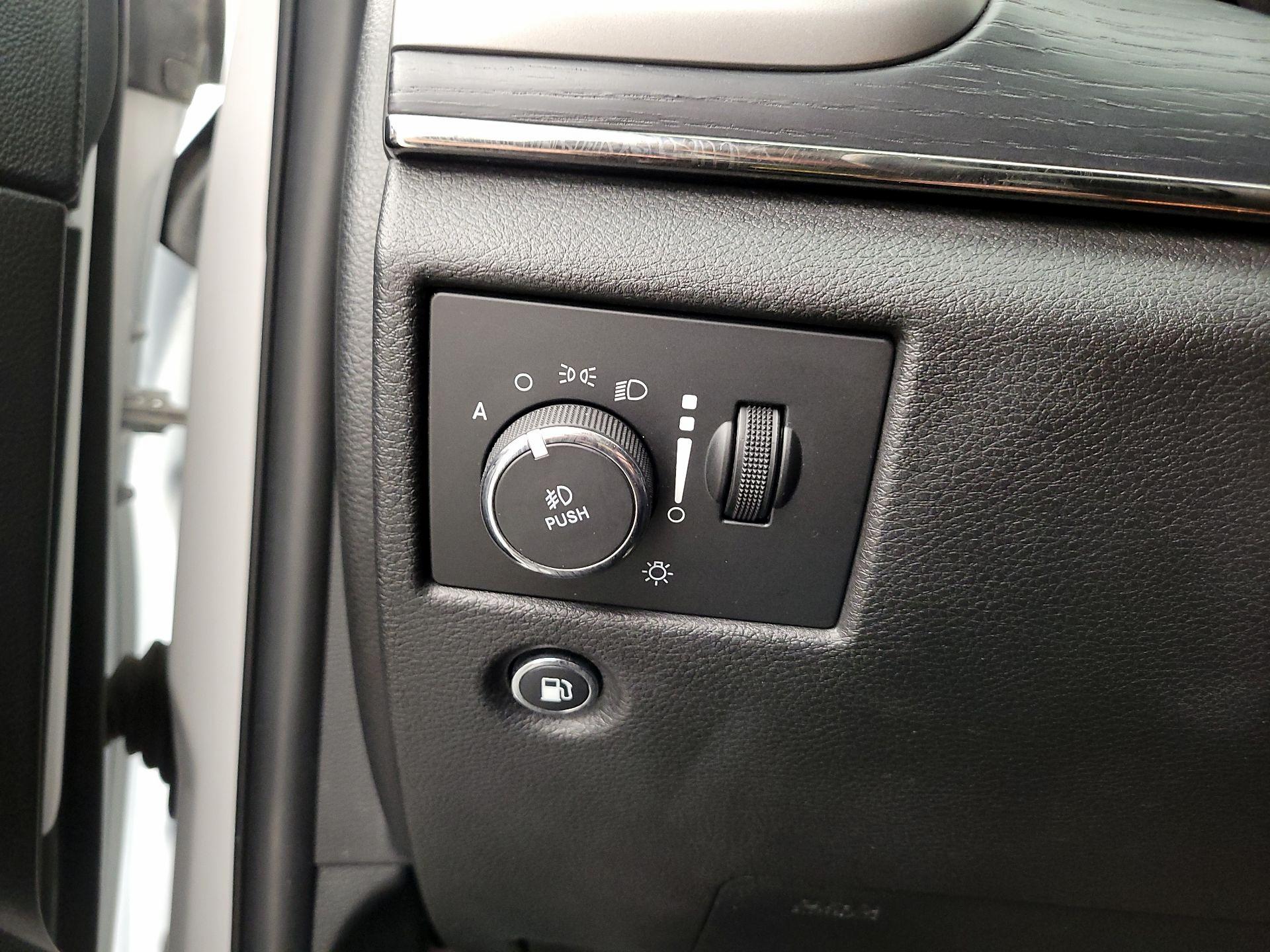 Thumbnail: 2018 Jeep Grand Cherokee - 13