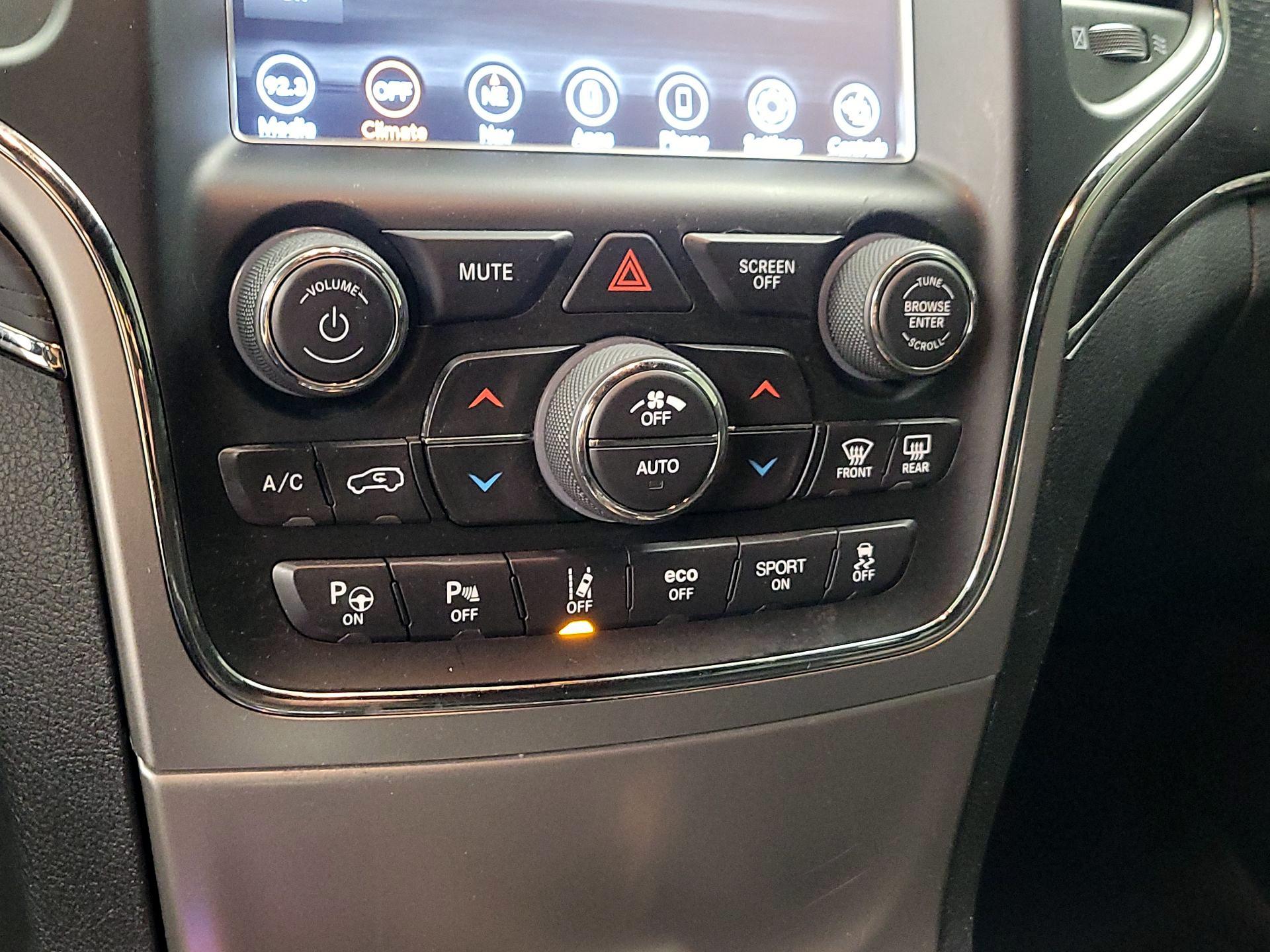 Thumbnail: 2018 Jeep Grand Cherokee - 17