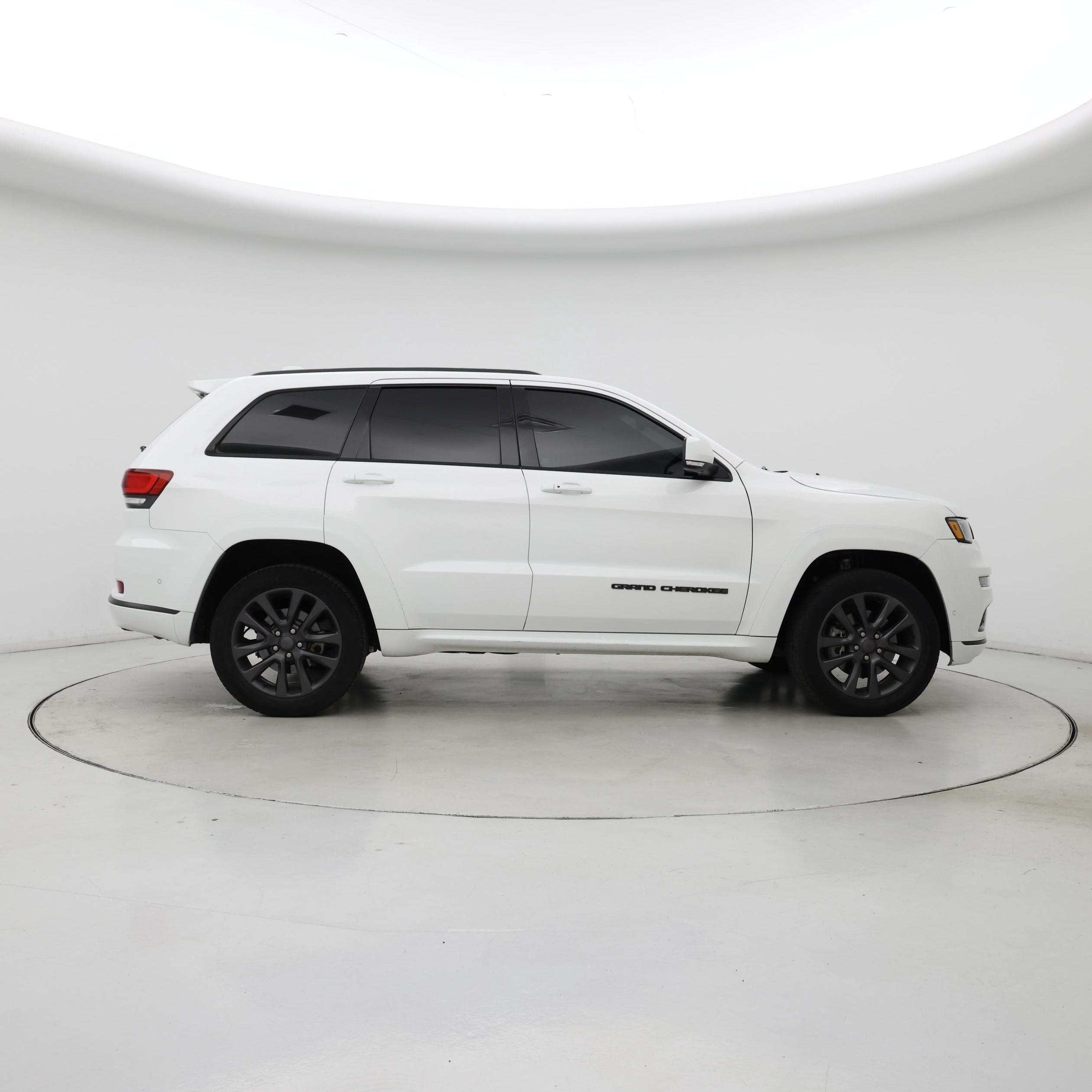 Thumbnail: 2018 Jeep Grand Cherokee - 7